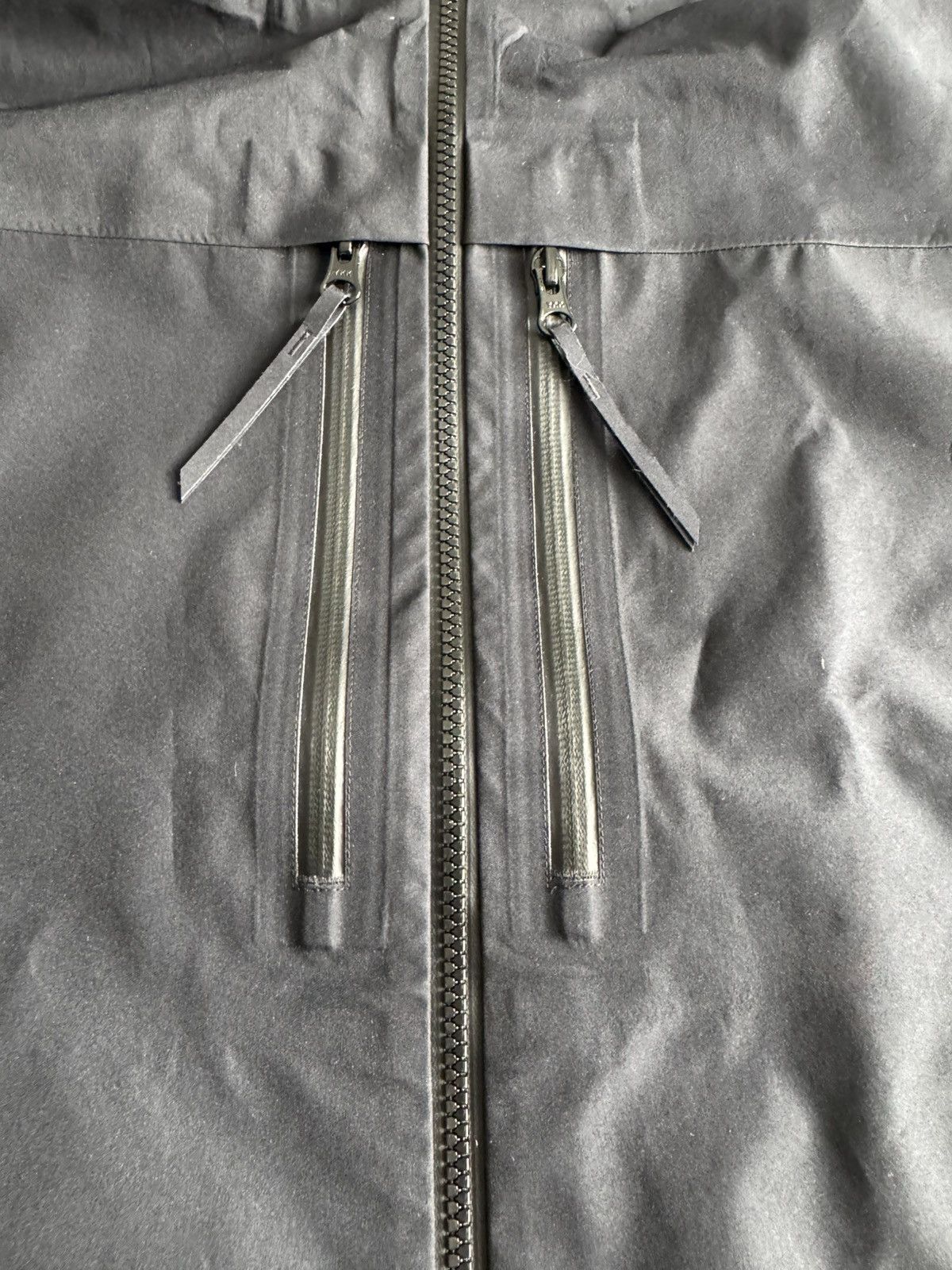 11 By Boris Bidjan Saberi × Salomon Black raincoat Size US S / EU 44-46 / 1 - 12 Thumbnail