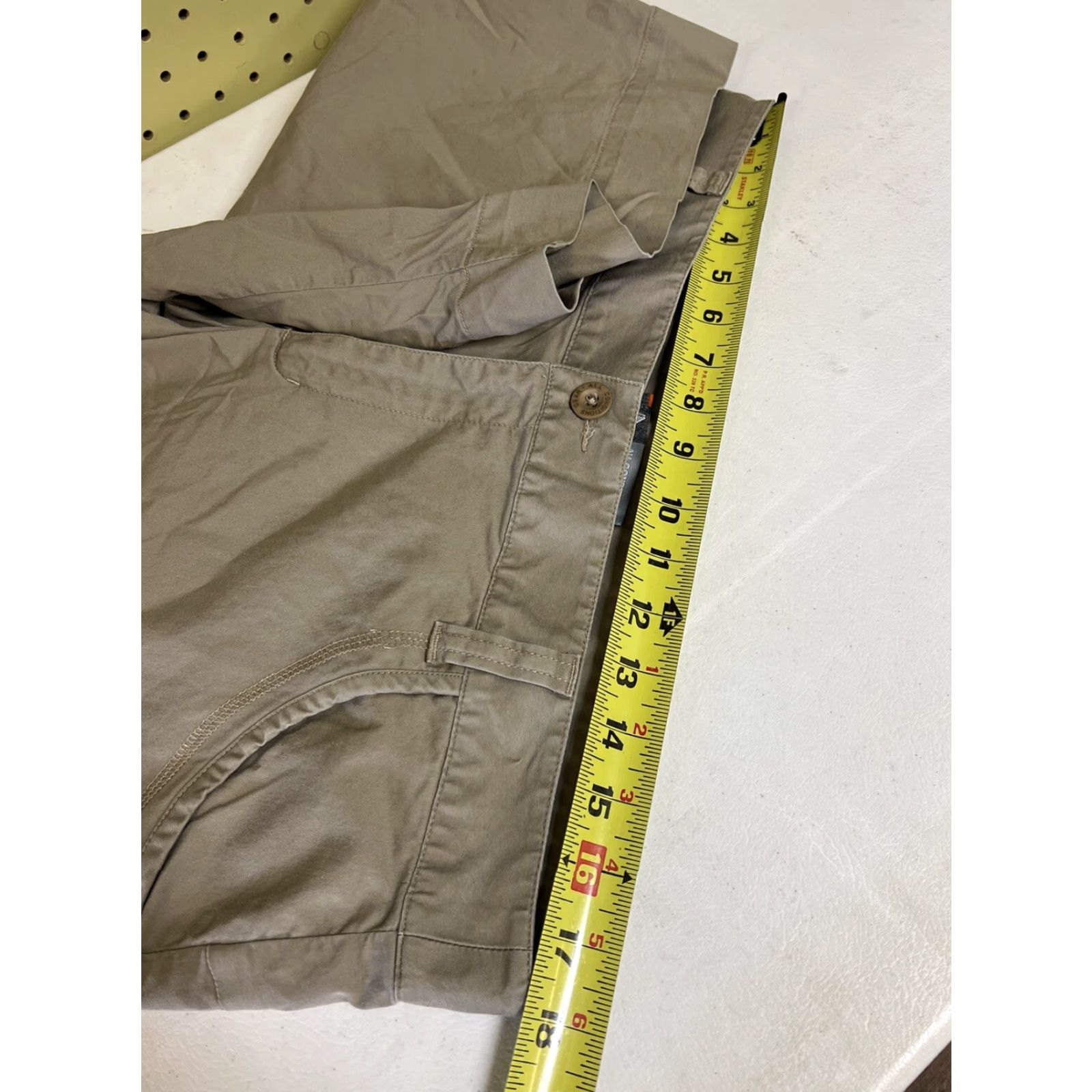 Nike ACG Nike ACG Shorts Womens 14 Flat Front Tan Cotton Blend Hiking Camping Outdoor Womens Size 36" / US 14 / IT 50 - 7 Thumbnail