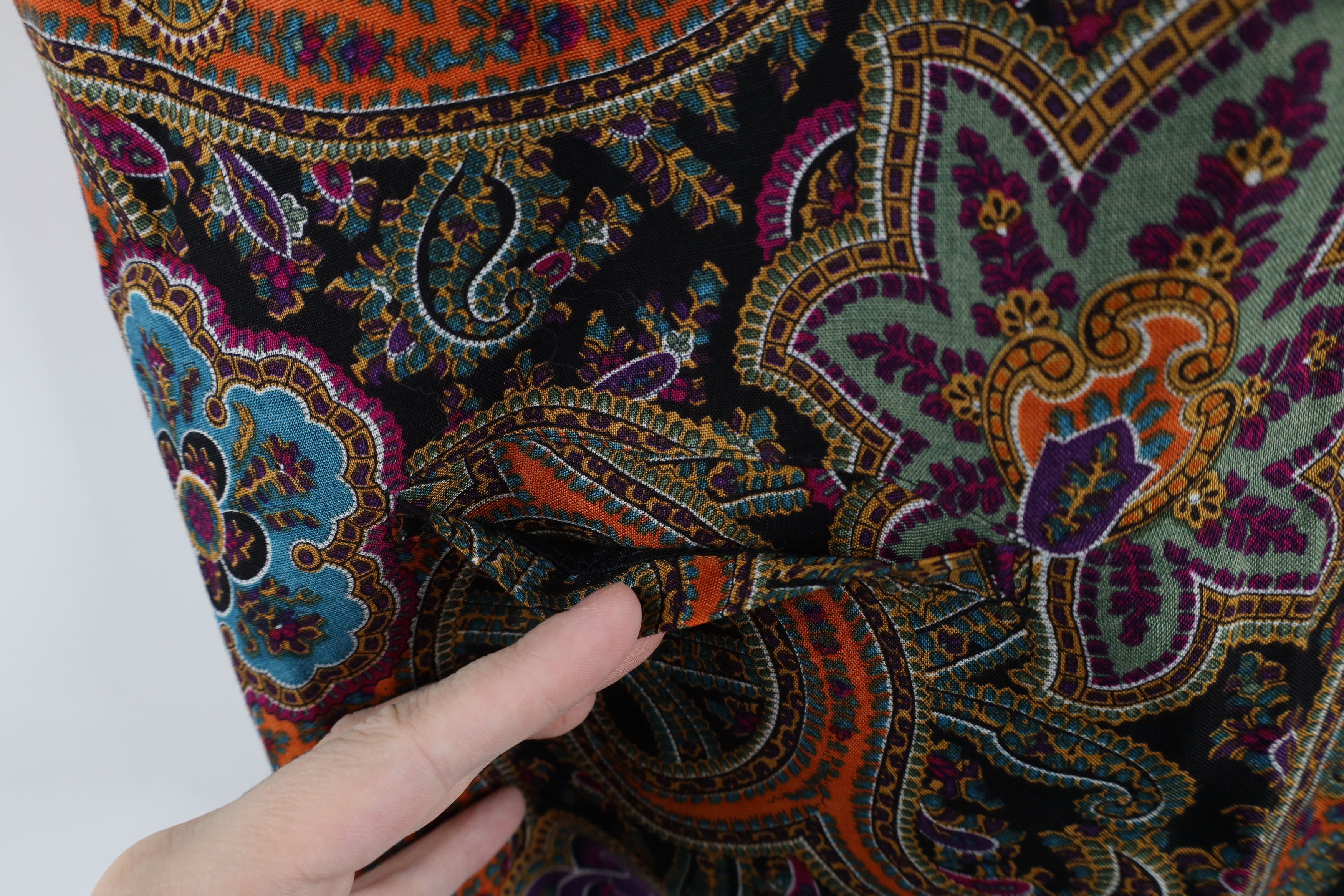 Vintage Vintage 90s Streetwear Paisley Buckle Back Suit Vest USA Size US S / EU 44-46 / 1 - 4 Thumbnail
