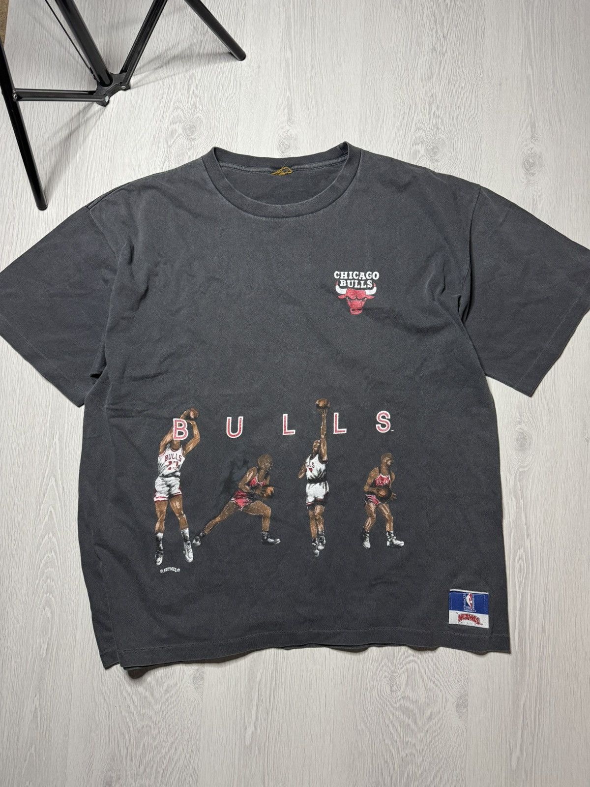 Nutmeg Real Vintage Nutmeg Chicago Bulls Triple Threat Tee Size US XL / EU 56 / 4 - 1 Thumbnail