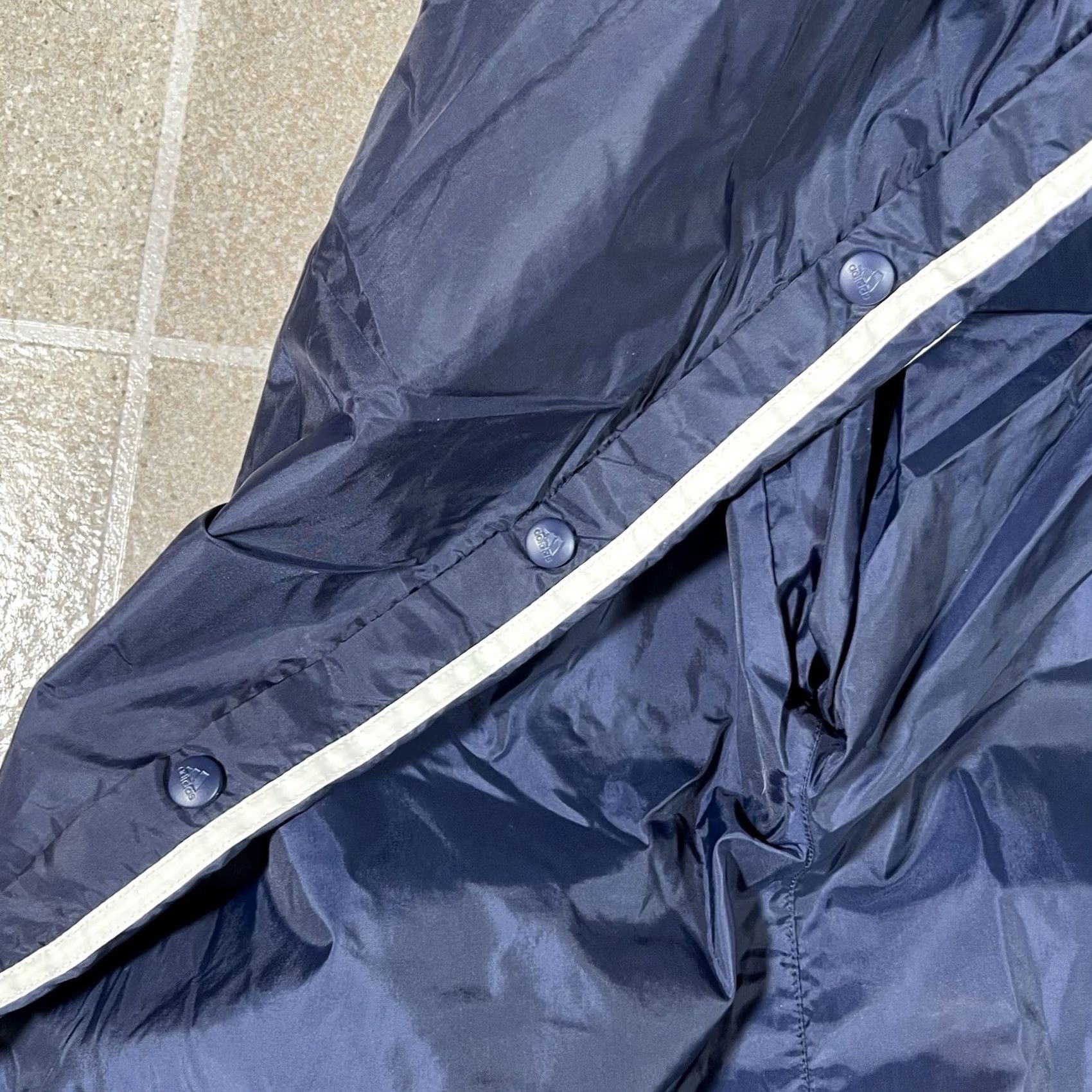 Adidas VINTAGE adidas Track Pants Mens 2XL Blue Lined 3 Stripe Windbreaker Tear Away Pants Mens 2XL Blue Striped Activewear Size US 39 - 4 Thumbnail