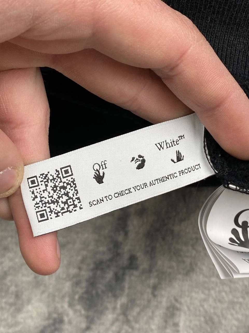 Off-White Off-White Caravaggio Diag Sleeve Hoodie Big Logo Men Size M Size US M / EU 48-50 / 2 - 8 Thumbnail
