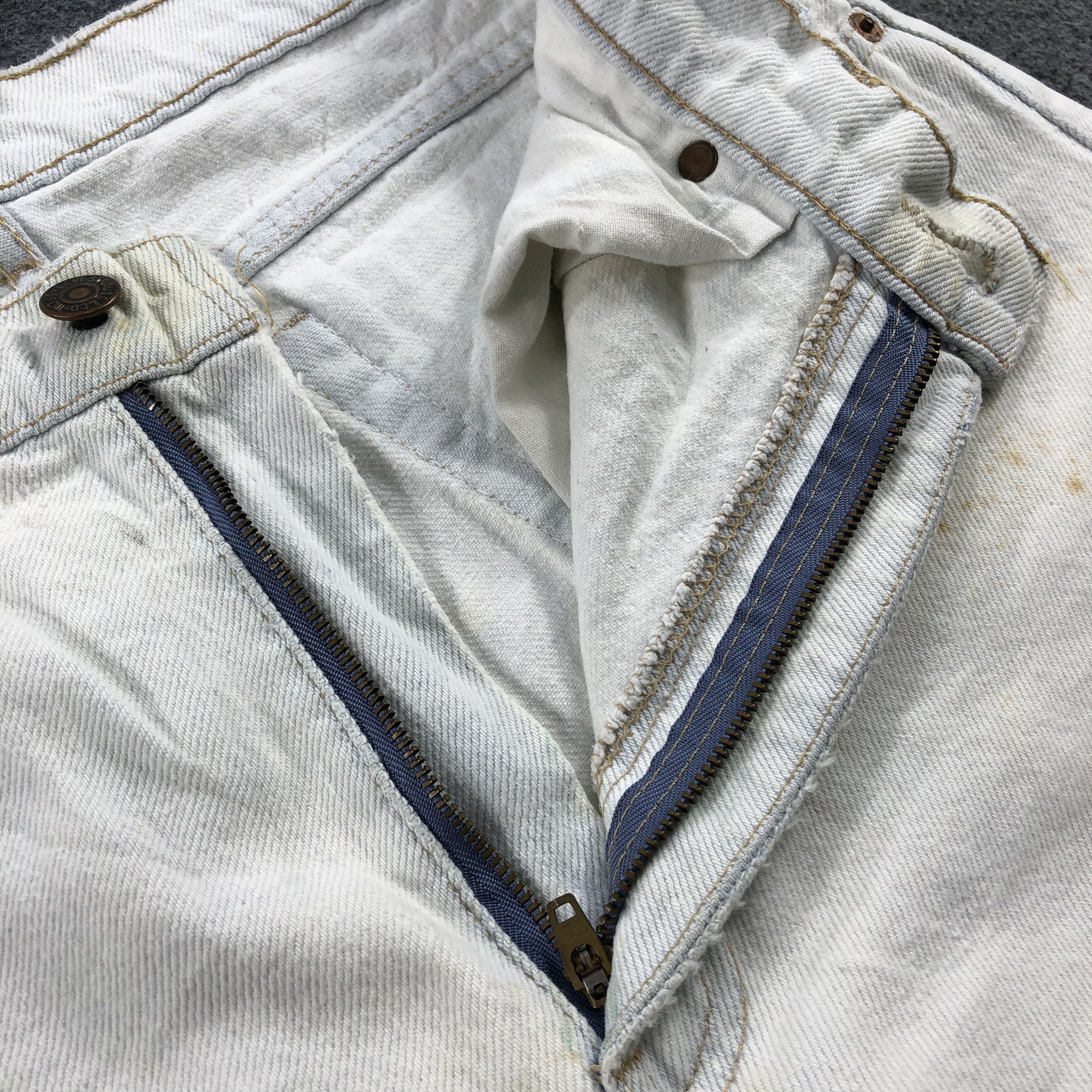 Levi's × Vintage 90s Vintage Light Wash Levis 550 Jeans-JM1196 Size US 31 - 8 Thumbnail