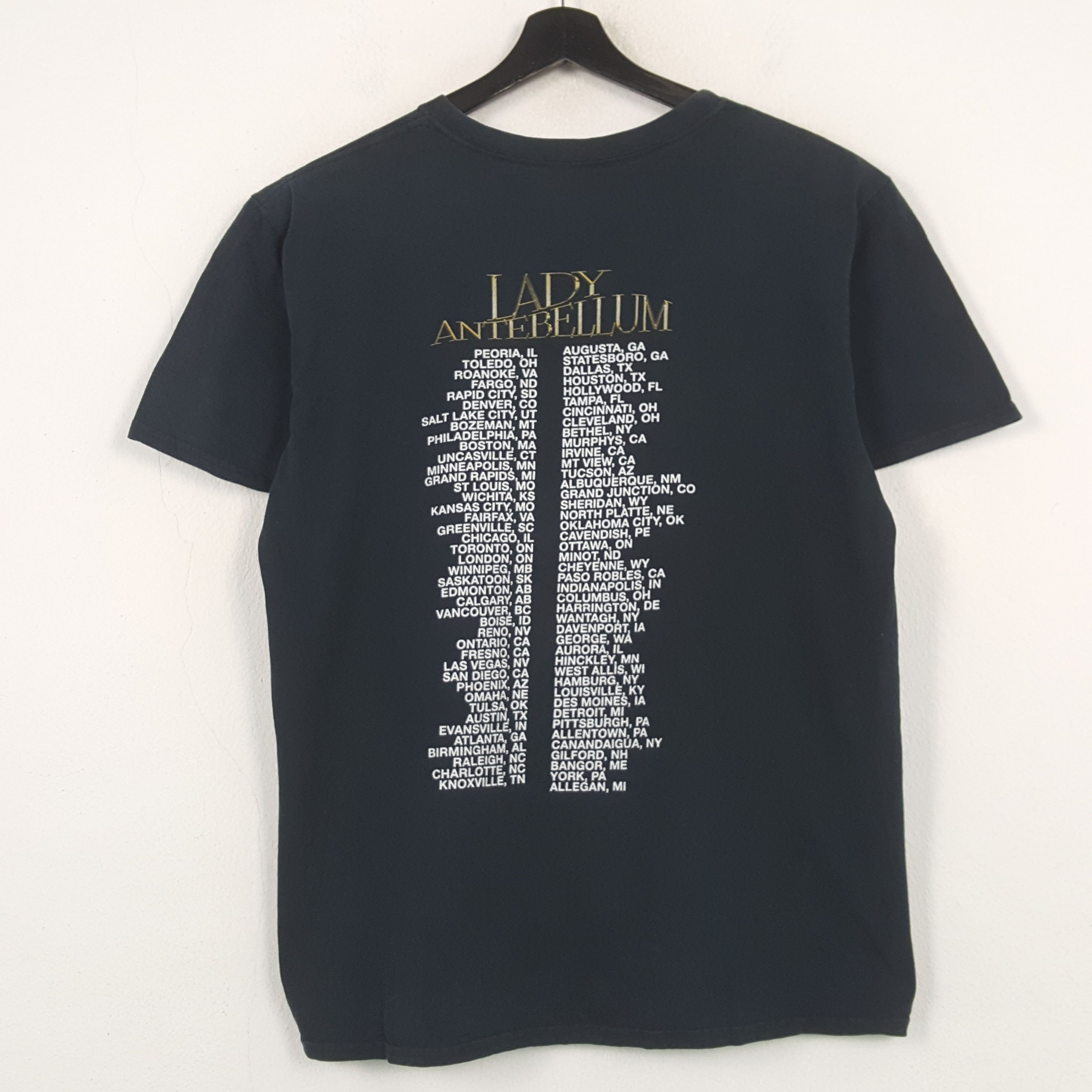 Band Tees LADY ANTEBELLUM Music Group Tour Tshirt 31 Size US L / EU 52-54 / 3 - 3 Thumbnail