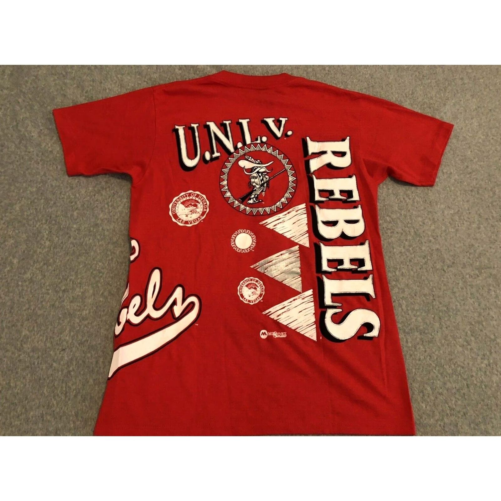 Vintage VINTAGE UNLV Runnin Rebels Red T-Shirt Shirt Medium Mens Cotton USA MSP Gold Made USA Regular Size M Size US M / EU 48-50 / 2 - 7 Thumbnail