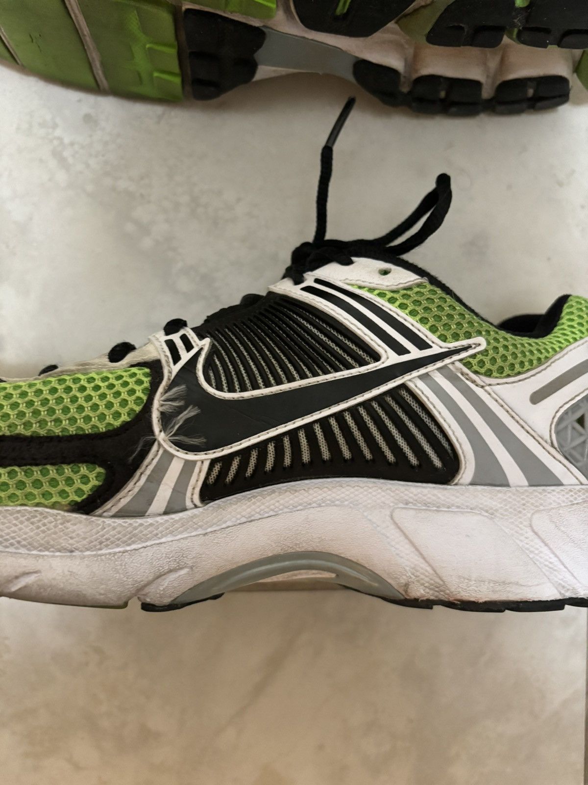 Nike Rare Nike Zoom Vomero 5 Electric Green Black Size 9 Size US 9 / EU 42 - 10 Thumbnail