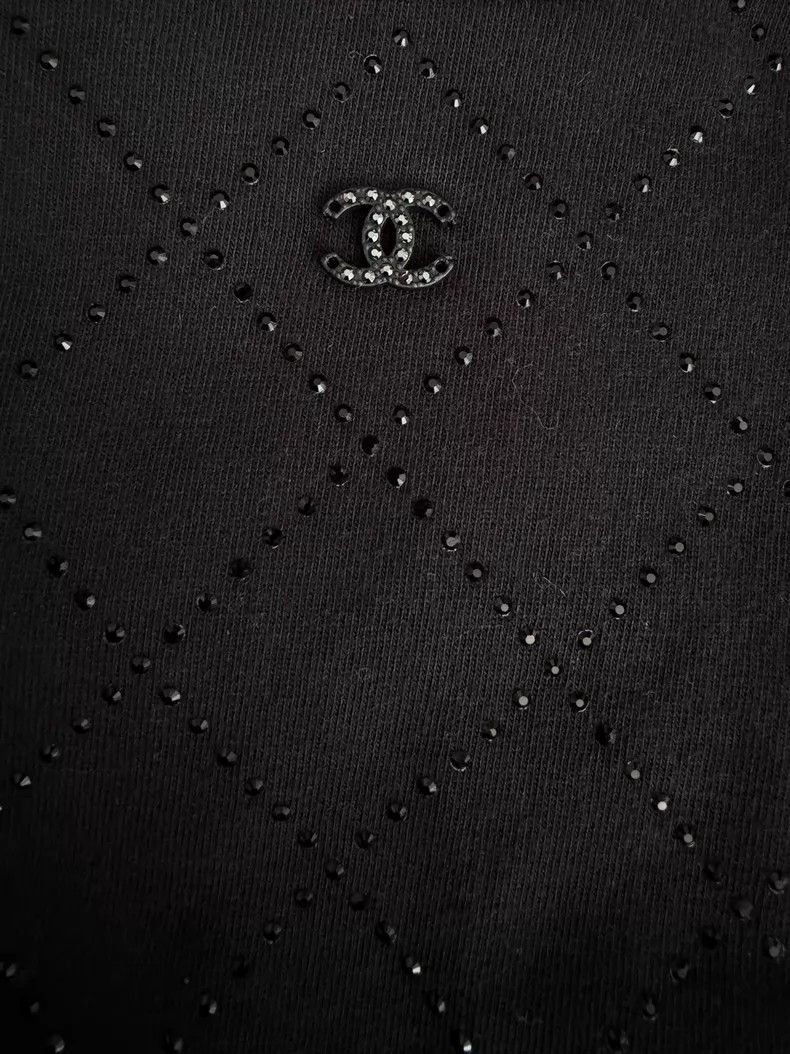 Chanel Chanel The latest black diamond rhinestone top T-shirt in Size XS / US 0-2 / IT 36-38 - 4 Thumbnail