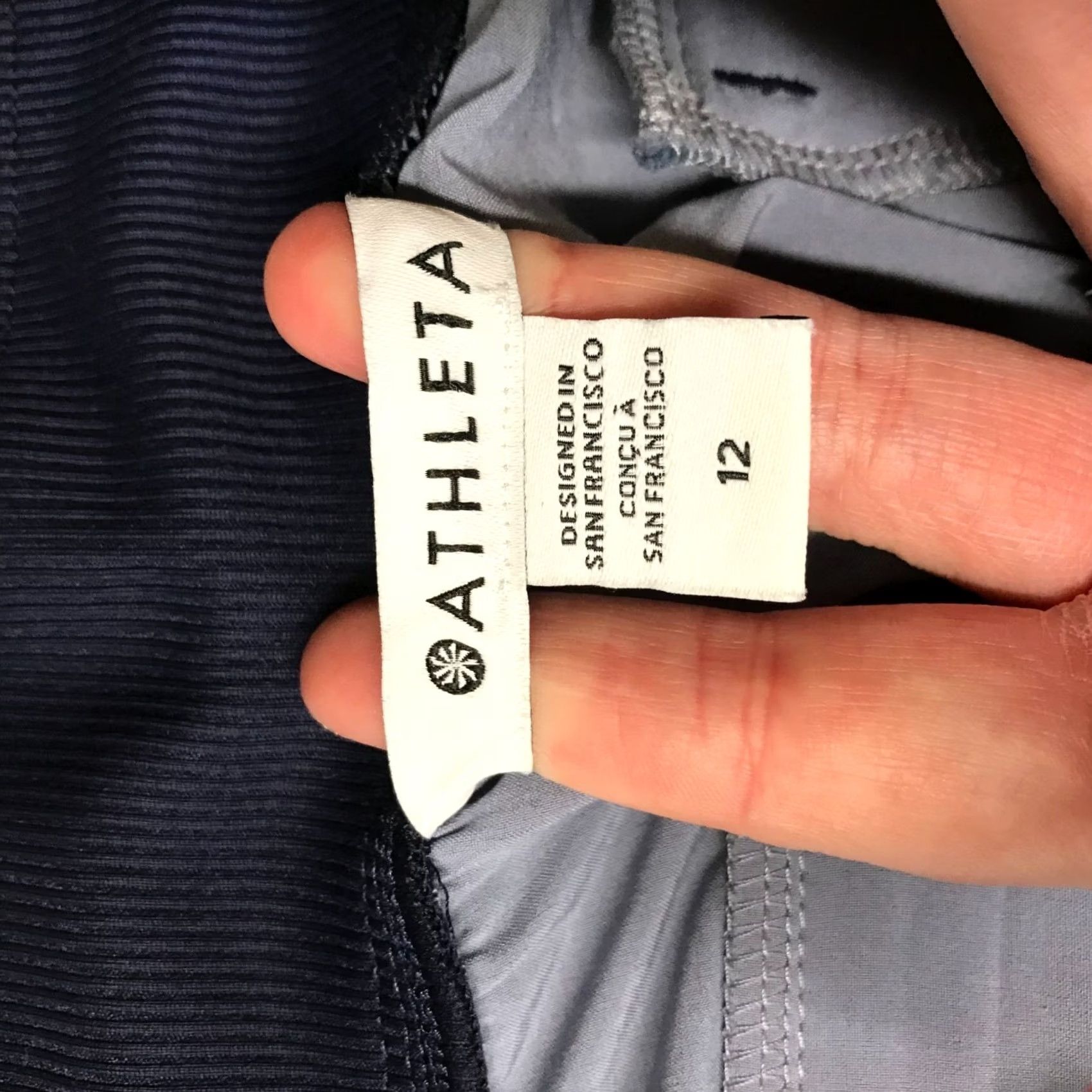 Athleta VINTAGE ATHLETA WOMEN'S 12 BLUE POLYESTER BLEND ELASTIC WAIST PANT Shirt? Size 34" / US 12 / IT 48 - 7 Thumbnail