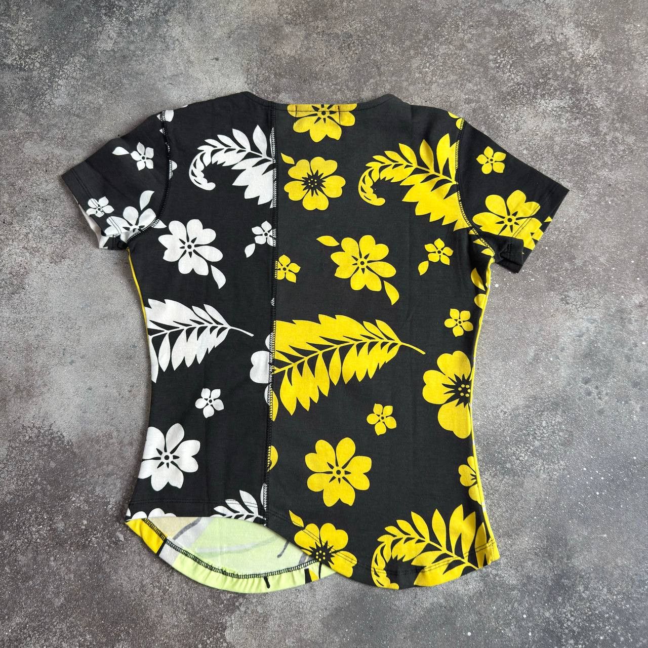 Custo Barcelona × Vintage Custo Barcelona Y2K Boho Vintage Glam Lady Printed T-Shirt Size M / US 6-8 / IT 42-44 - 8 Thumbnail