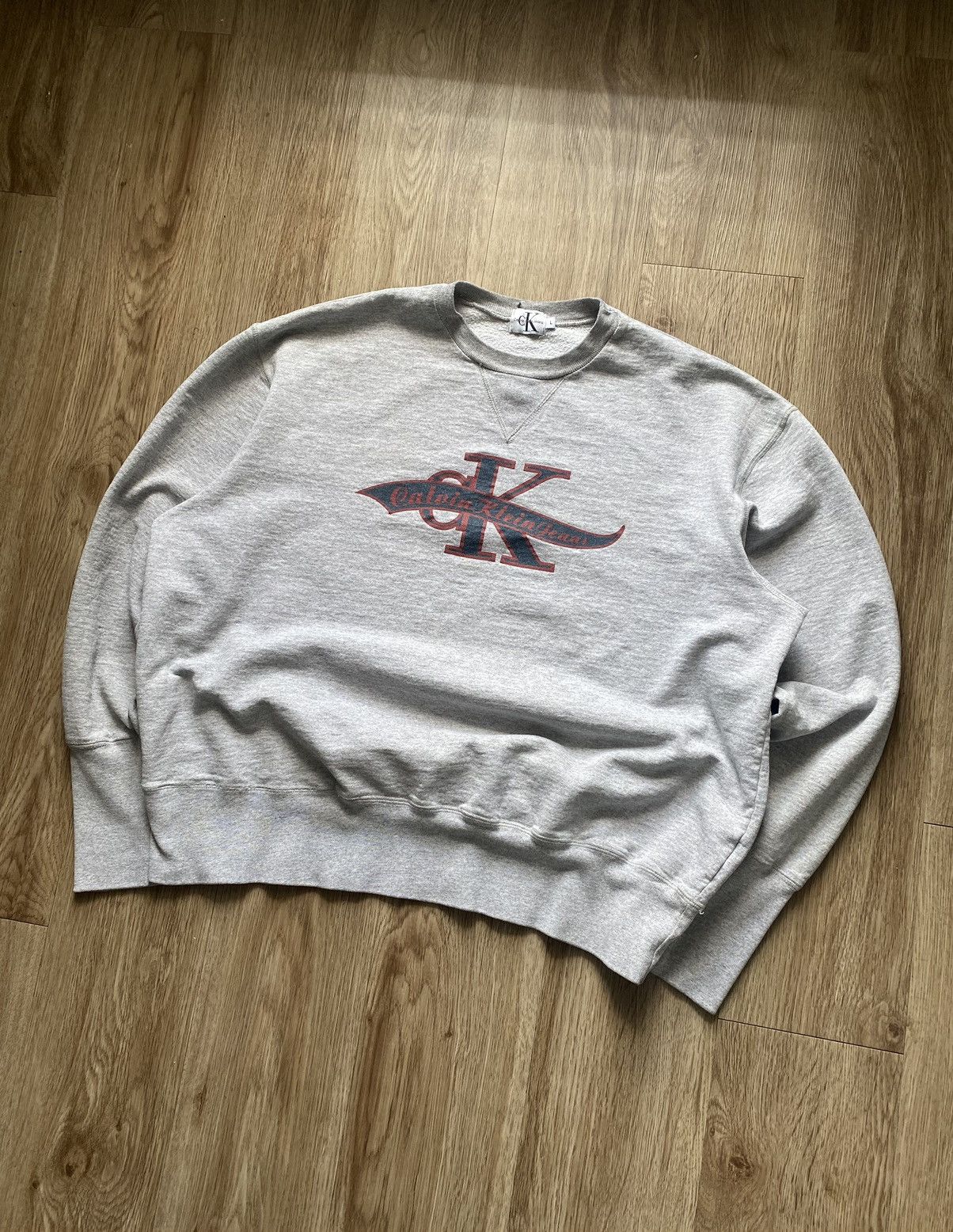 Calvin Klein VINTAGE Y2K CALVIN KLEIN JEANS CENTER LOGO SWEATSHIRT Size US L / EU 52-54 / 3 - 4 Thumbnail