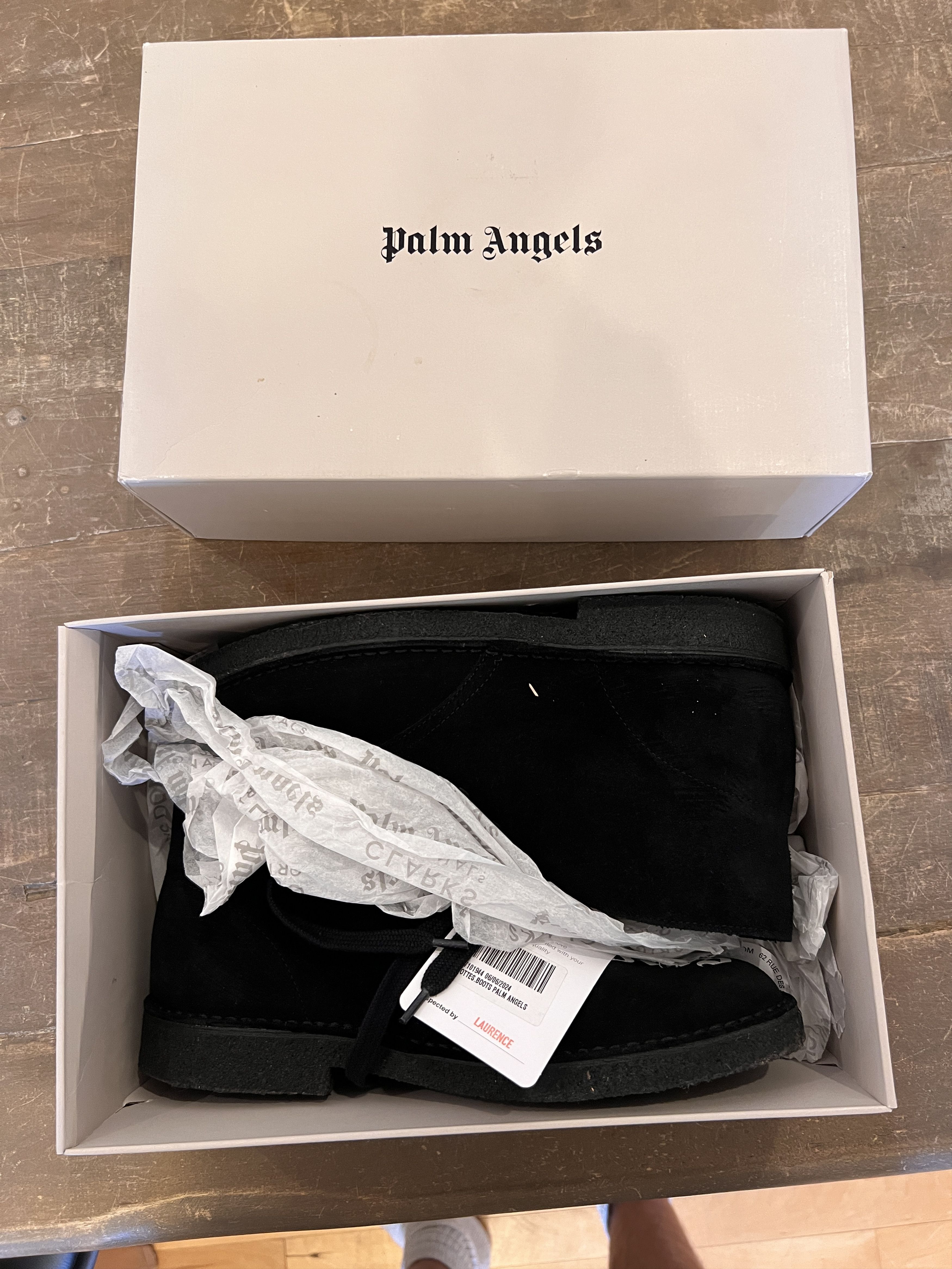 Palm Angels Palm Angels x Signature Clarks suede boots Size US 9 / EU 42 - 2 Thumbnail