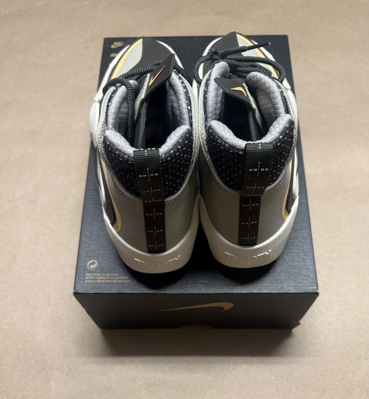 Nike Nike React Frenzy THE 10TH Newsprint Men’s size 6 shoes NEW! Size US 6 / EU 39 - 4 Thumbnail