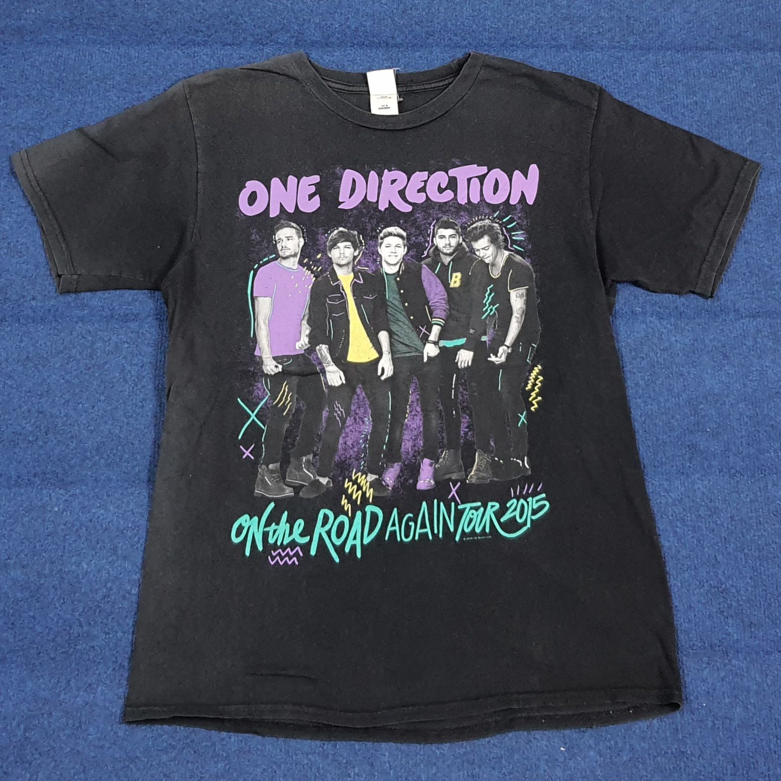 Band Tees Vintage One Direction 1D 2015 Tour Tshirt C301N77 Size US M / EU 48-50 / 2 - 1 Thumbnail