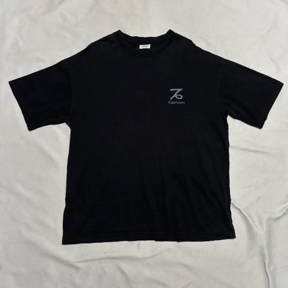 Vetements Vetements Capricorn T-Shirt Size US S / EU 44-46 / 1 - 1 Thumbnail