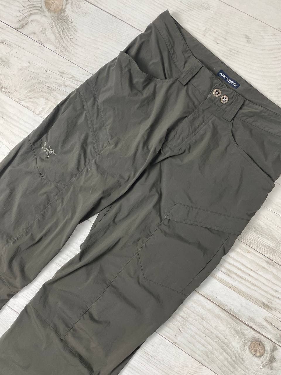 Image of Vintage Arcteryx Nylon Catgo Pants Outdoor Gorpcore in Khaki, Men's (Size 30)