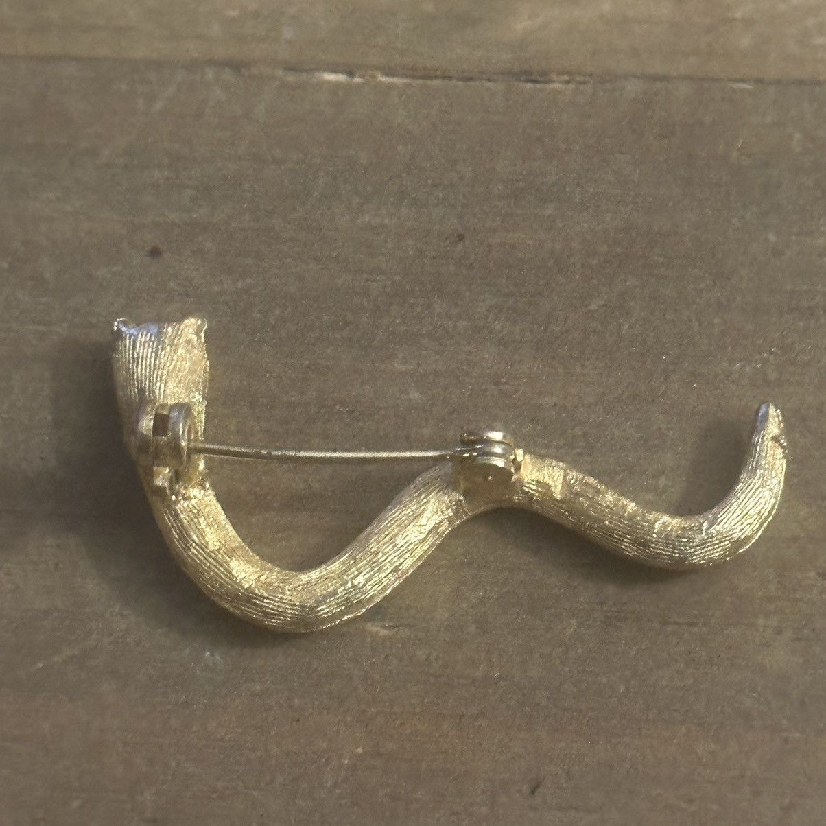 Vintage Vintage gold tone caterpillar brooch Size ONE SIZE - 4 Thumbnail