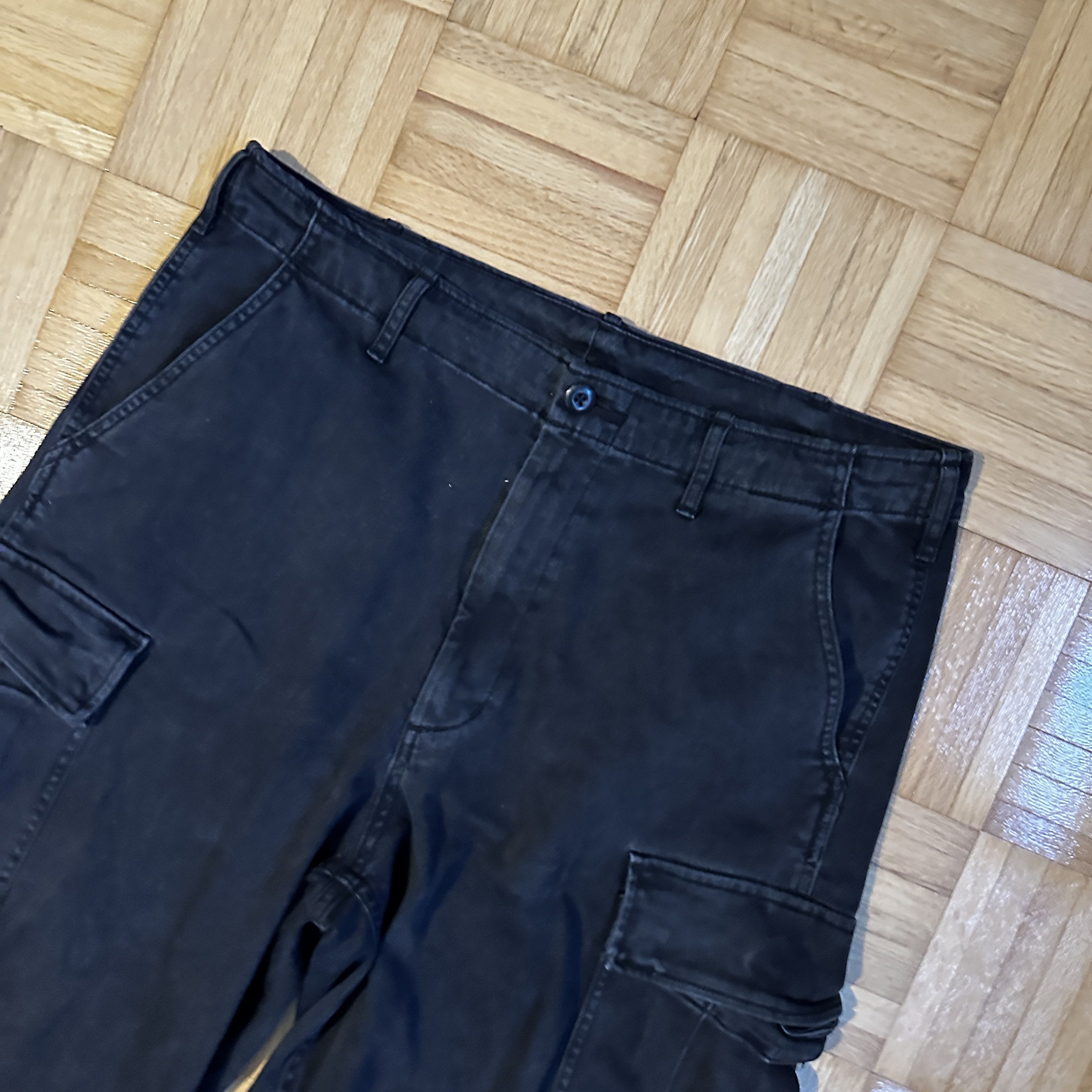 Uniqlo Uniqlo Black Straight Cargo Pants Size US 36 / EU 52 - 2 Thumbnail
