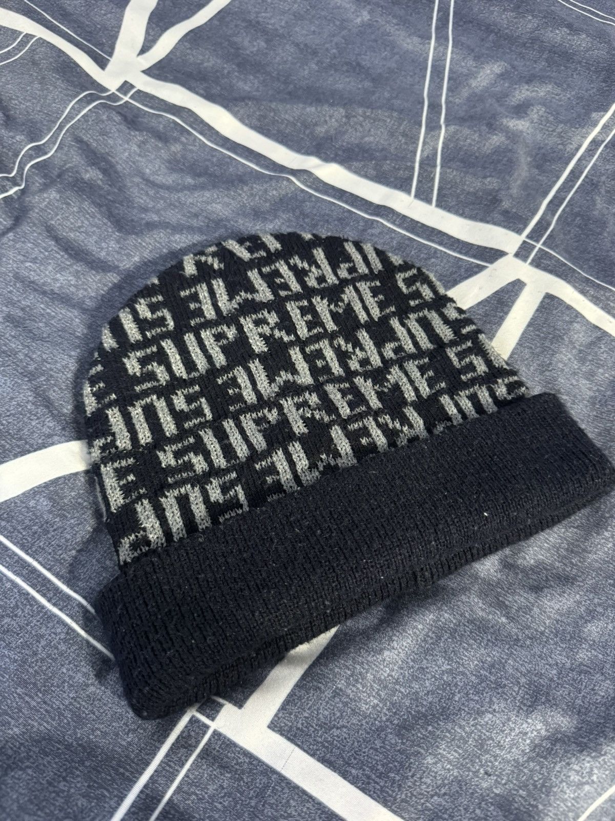 Supreme Supreme 3M Reflective Repeat Beanie Size ONE SIZE - 2 Thumbnail