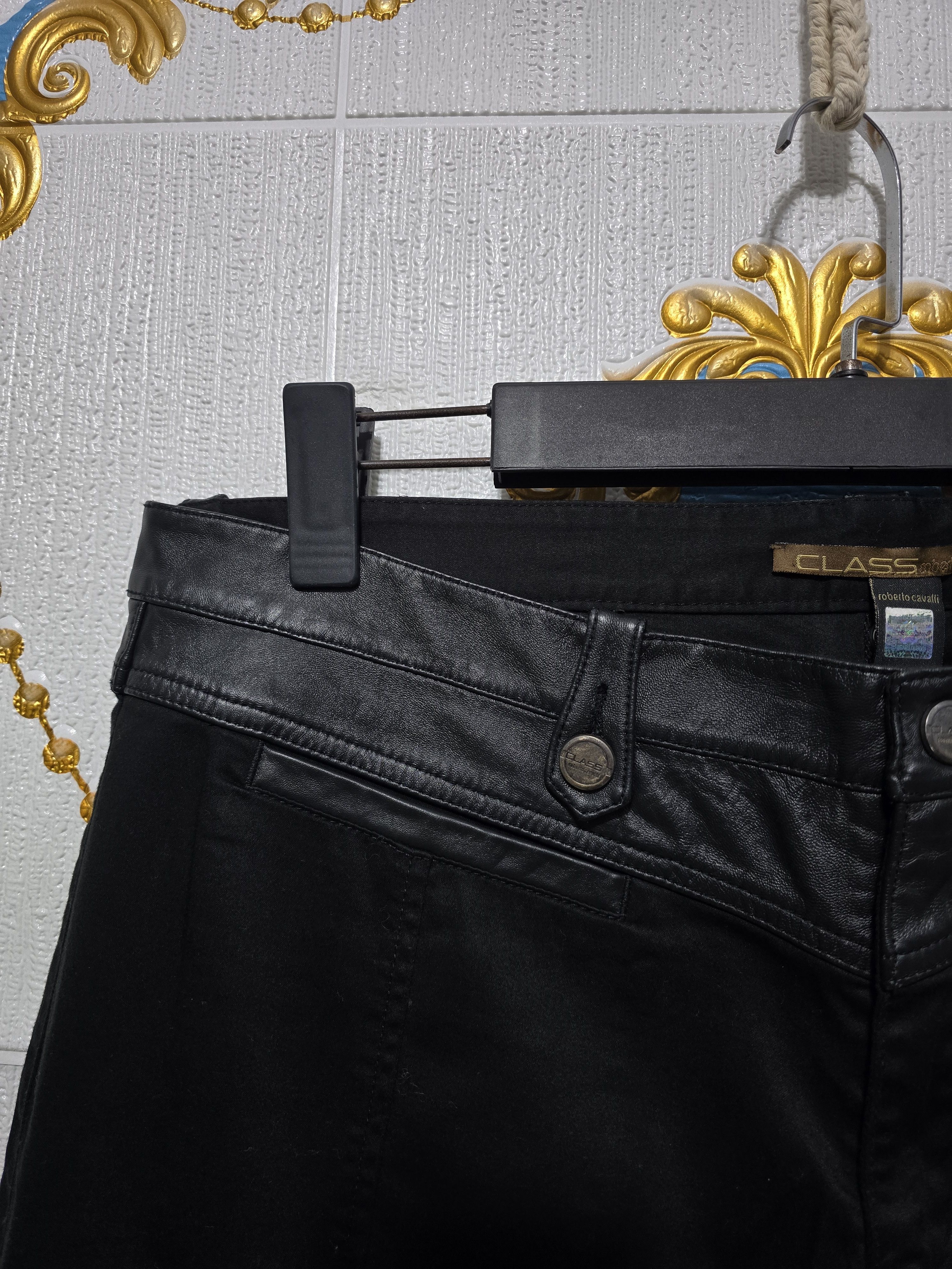 Roberto Cavalli Class Roberto Cavalli trousers leather waistband. VINTAGE Size 42" / US 20 - 3 Thumbnail