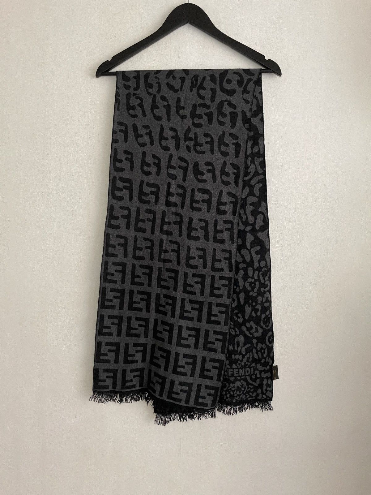 Fendi Fendi Monogram / Leopard Wool Scarf Size ONE SIZE - 1 Thumbnail