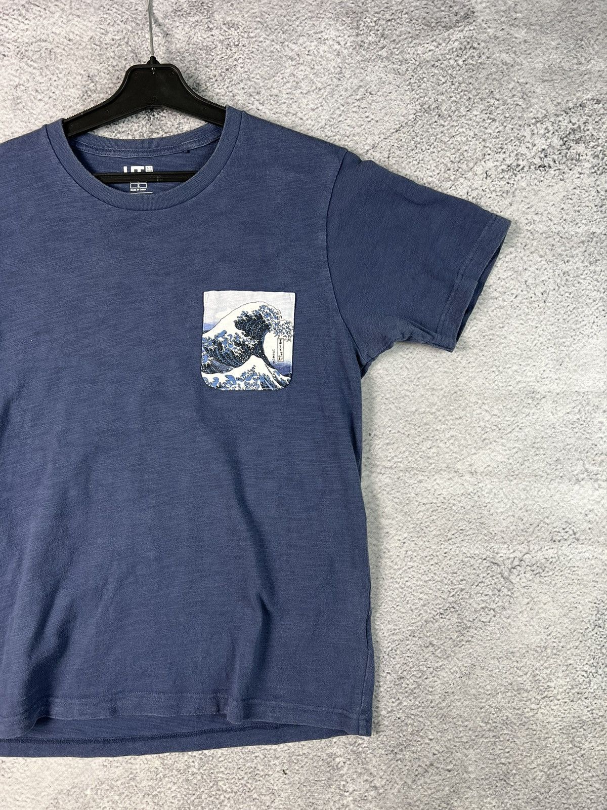 20471120 × Japanese Brand × Uniqlo Uniqlo Hokusai Blue Japanese streetwear T-shirt Size US S / EU 44-46 / 1 - 3 Thumbnail