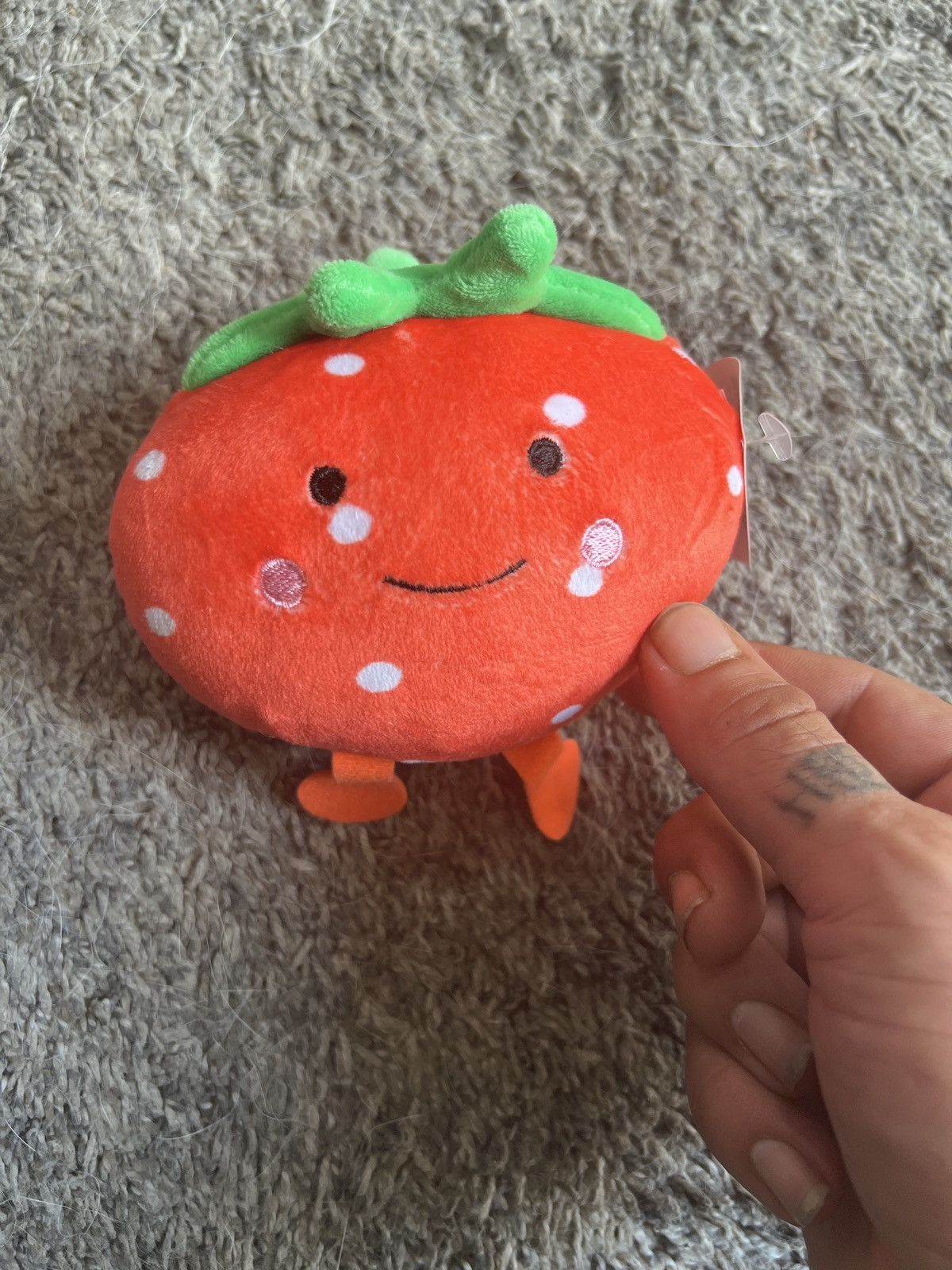 Hypebeast 2024 Manhattan Toy Market Minis Strawberry Soft Toy Size ONE SIZE - 1 Thumbnail