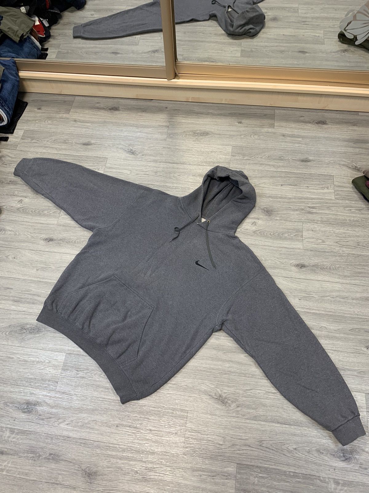 Vintage Nike grey vintage hoodie men’s size L Size US L / EU 52-54 / 3 - 1 Thumbnail