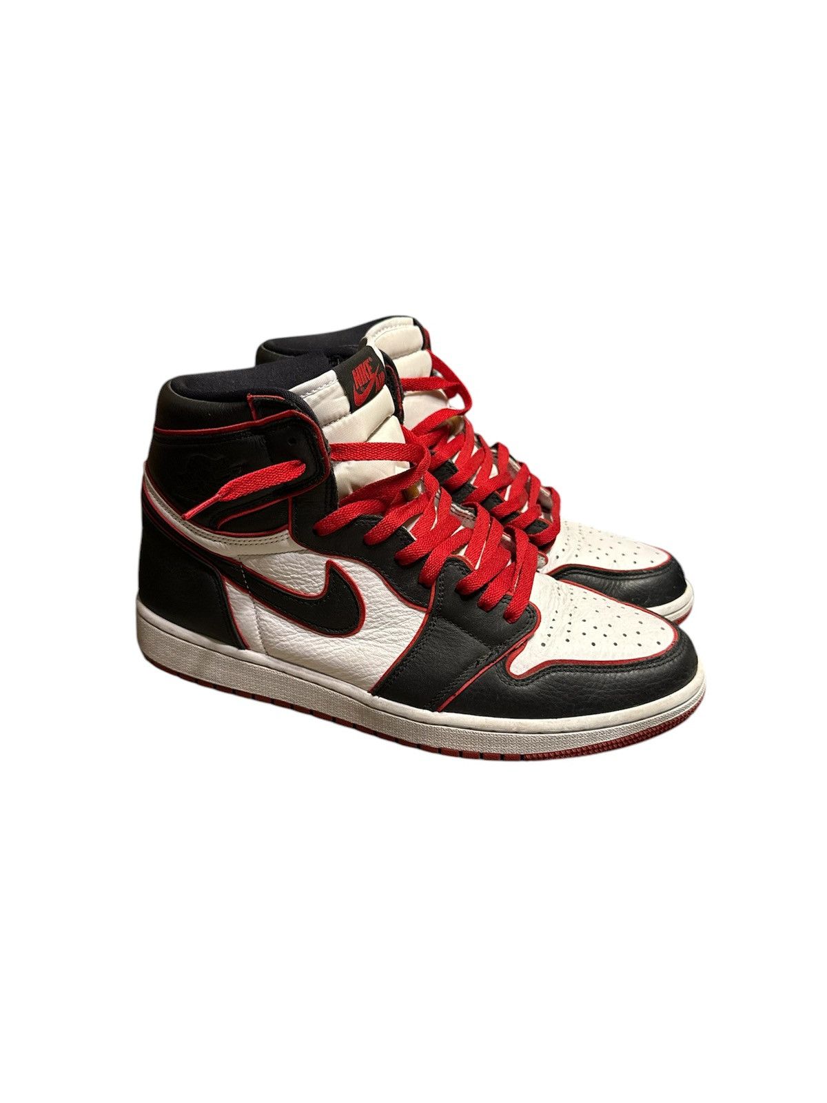 Jordan Brand × Nike Nike Jordan 1 Bloodline Size US 12 / EU 45 - 1 Thumbnail