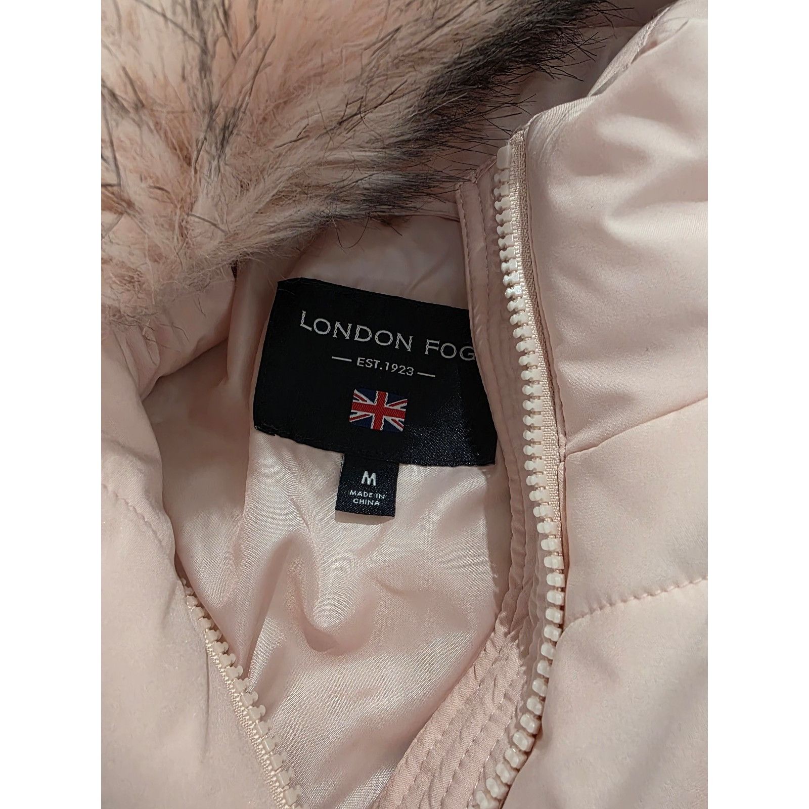 London Fog Excellent Condition London Fog Womens Medium Faux Fur Hooded Size M / US 6-8 / IT 42-44 - 4 Thumbnail