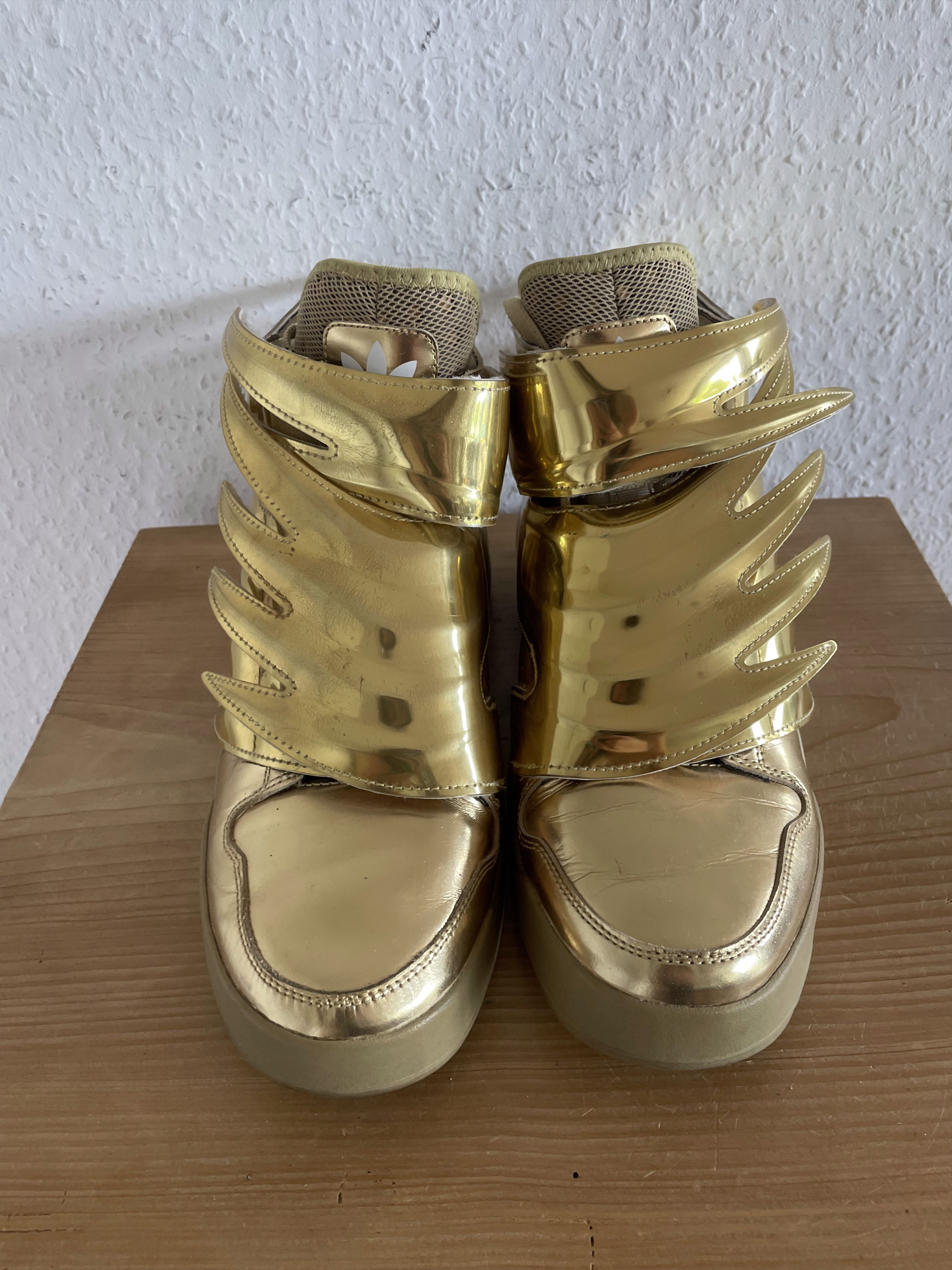 Adidas × Jeremy Scott Wings 3.0 Gold Metallic Size US 8 / EU 41 - 1 Thumbnail