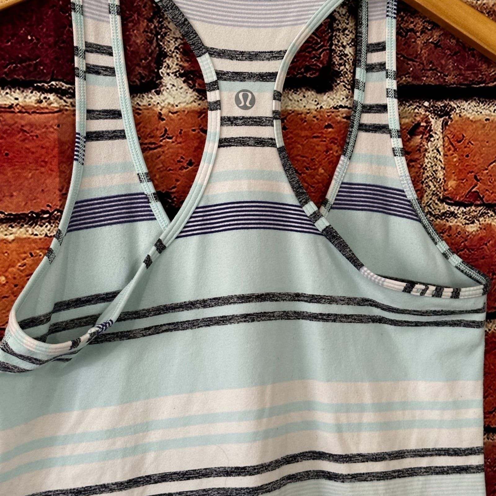 Lululemon Lululemon tank top size 8 Size M / US 6-8 / IT 42-44 - 4 Thumbnail