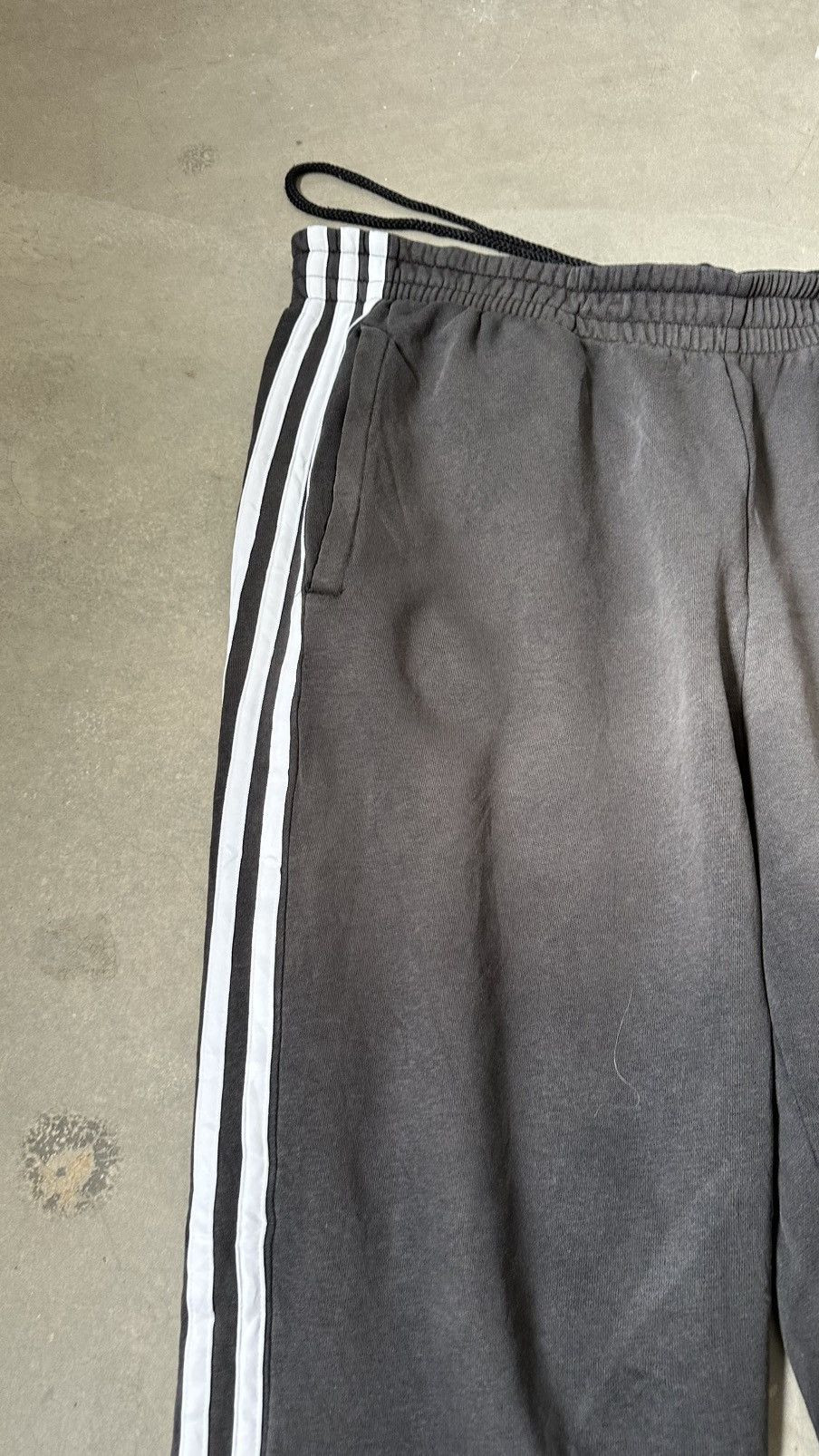 Adidas VINTAGE ADIDAS WELL FADED TRACK PANT Size US 38 / EU 54 - 4 Thumbnail