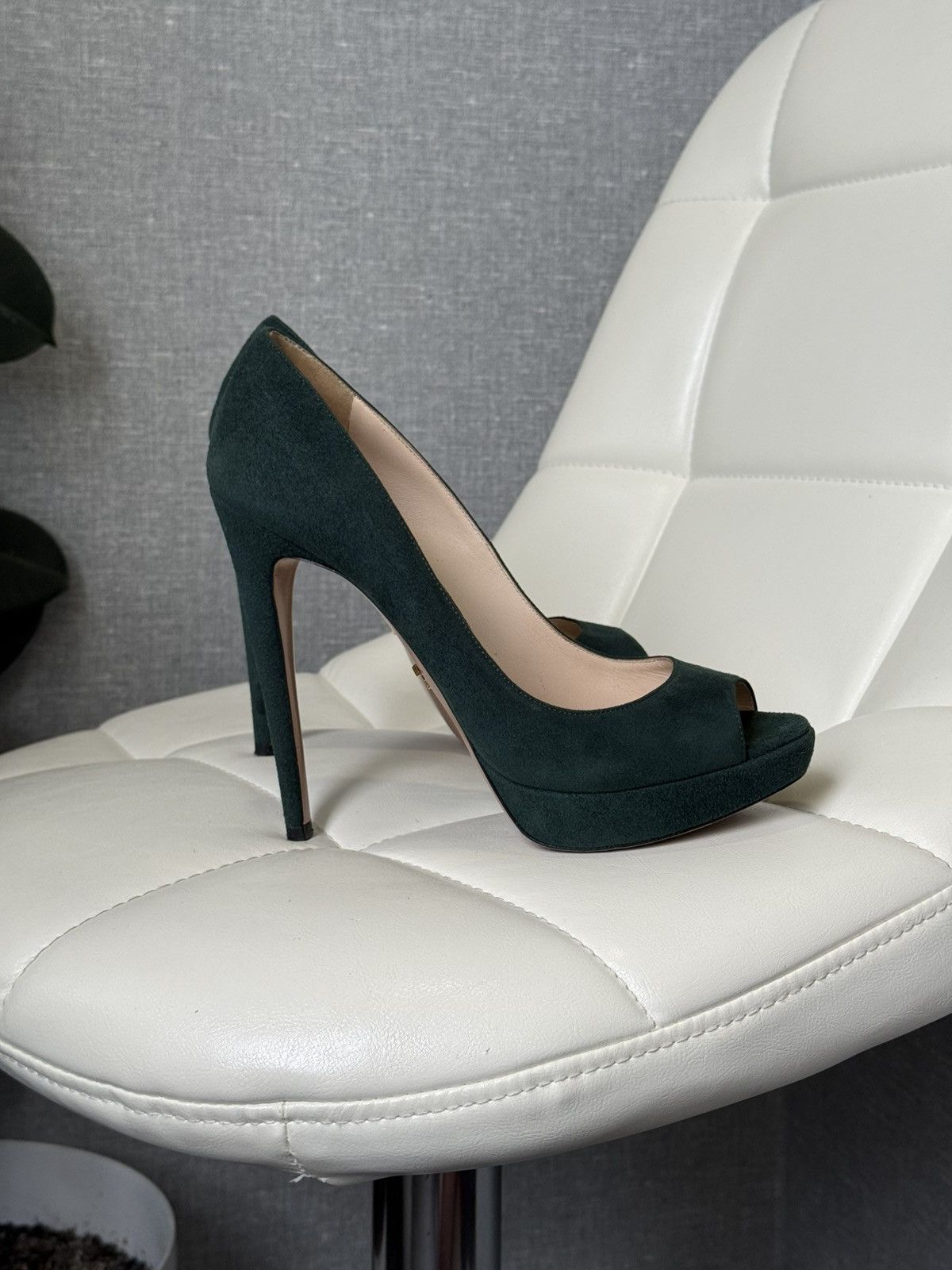 Prada Prada Green Suede Platform Peep Toe Stiletto High Heel Pumps Size US 7.5 / IT 37.5 - 8 Thumbnail