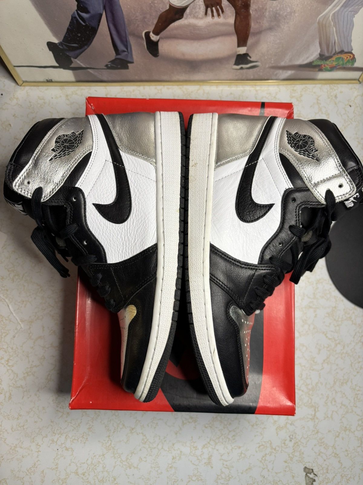 Jordan Brand Air Jordan 1 Retro High silver toe Size US 9.5 / EU 42-43 - 4 Thumbnail