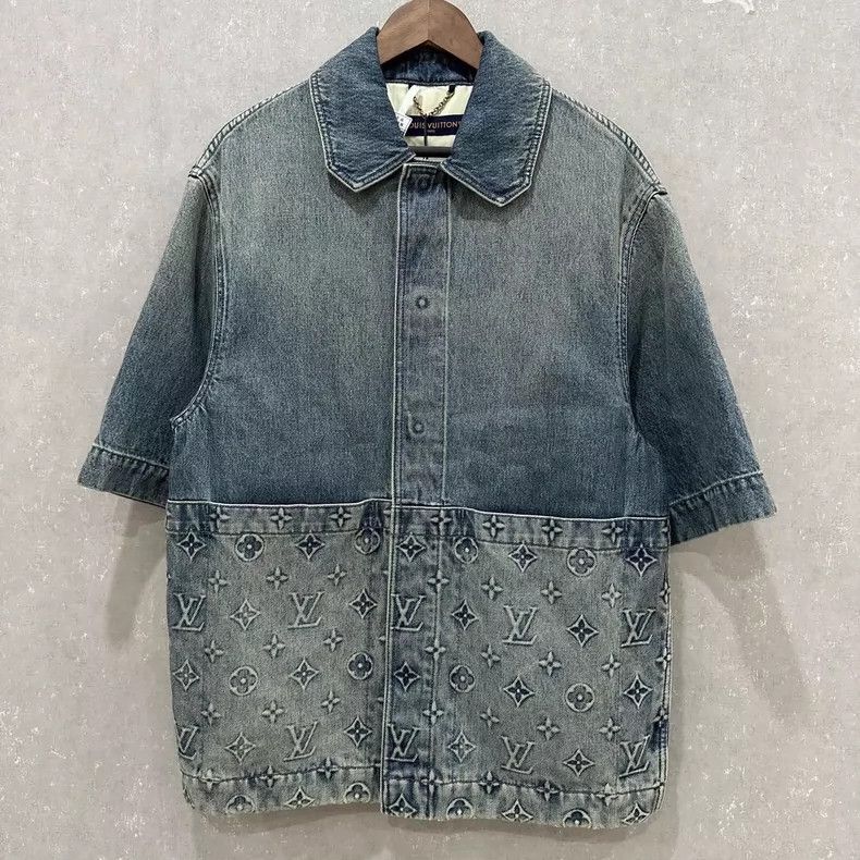 Louis Vuitton Louis Vuitton Washed blue embossed presbyopic logo short-sl Size US XS / EU 42 / 0 - 1 Thumbnail