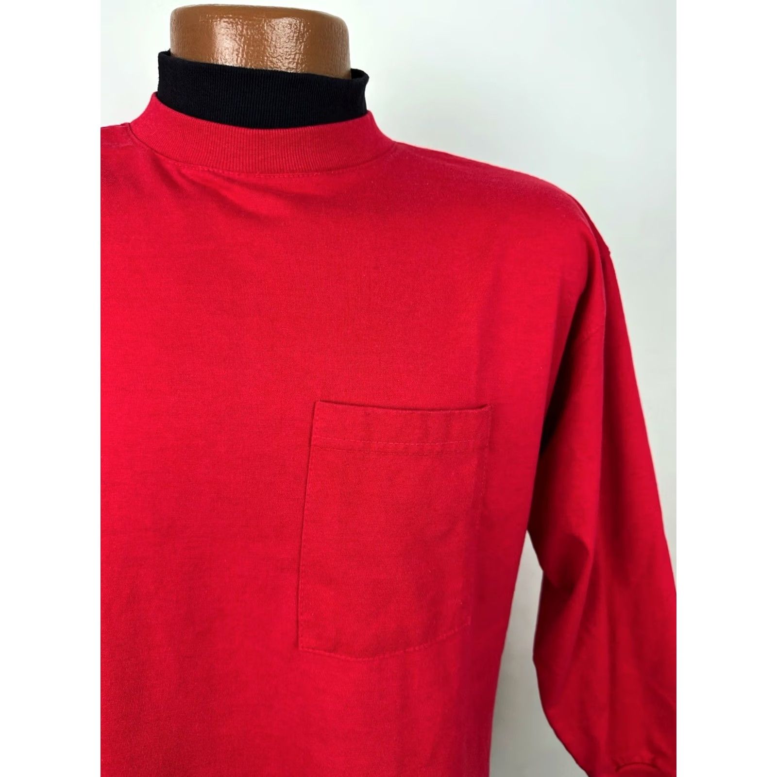 Vintage VINTAGE Freddie Wear Shirt Mens Medium Red Mock Neck Long Sleeve Pocket 80s 90s Retro Grunge - Size US M / EU 48-50 / 2 - 3 Thumbnail