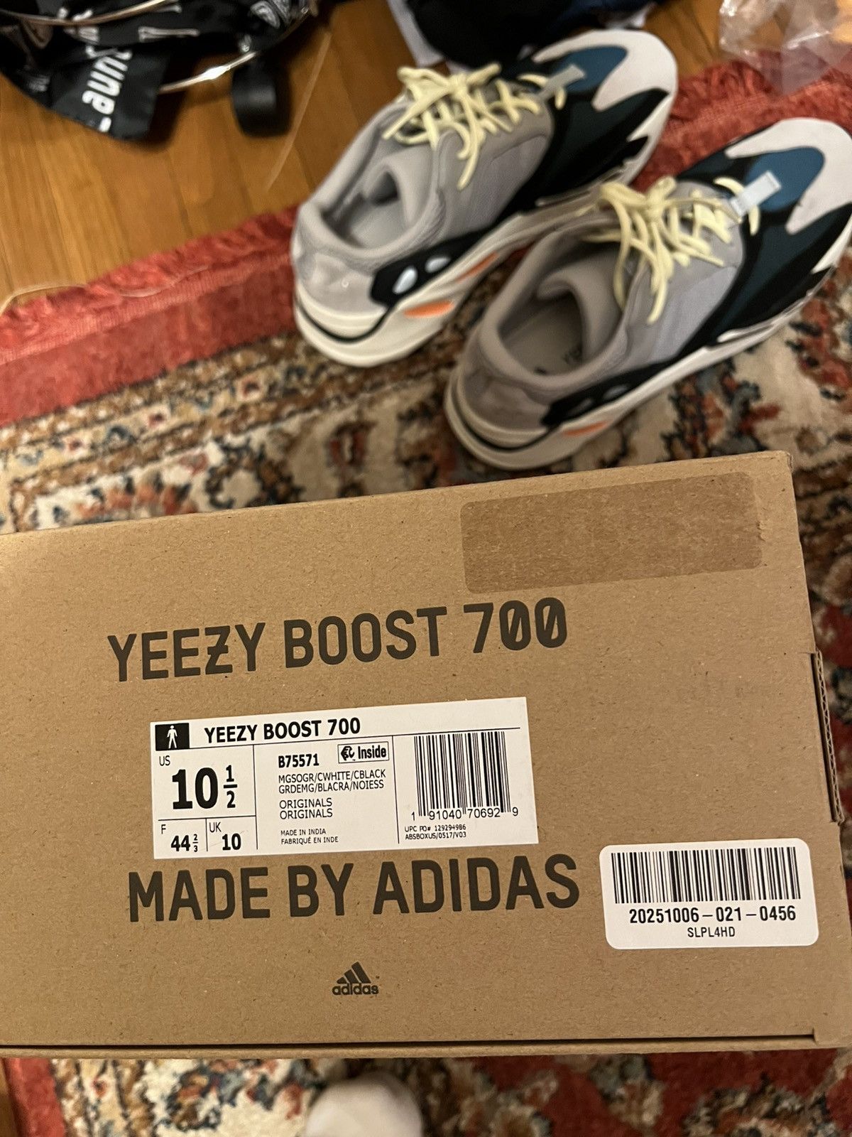 Adidas × Kanye West adidas Yeezy Boost 700 Low Wave Runner 10.5 Size US 10.5 / EU 43-44 - 4 Thumbnail