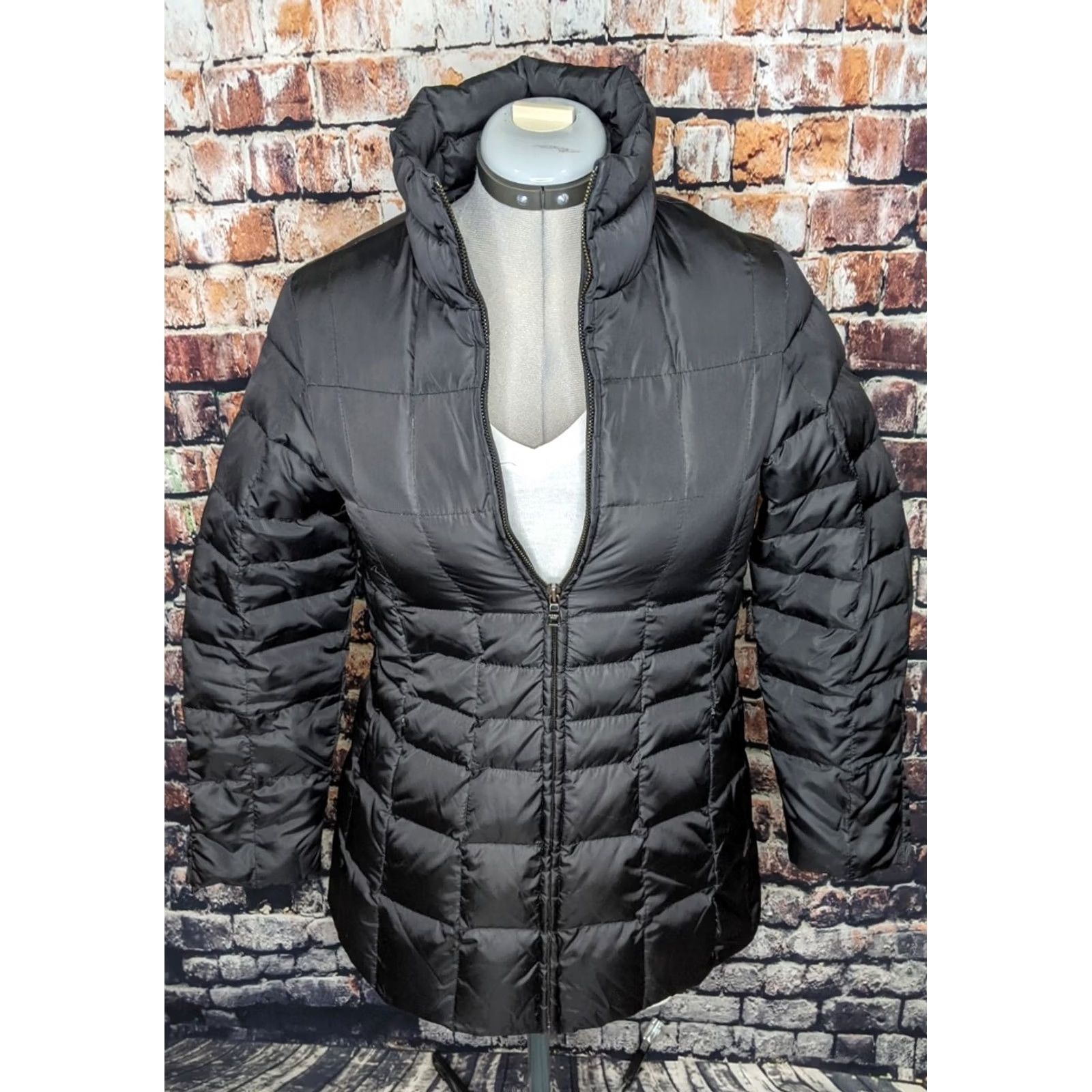 Andrew Marc VINTAGE OR NOT? No. Size S / US 4 / IT 40 - 2 Thumbnail