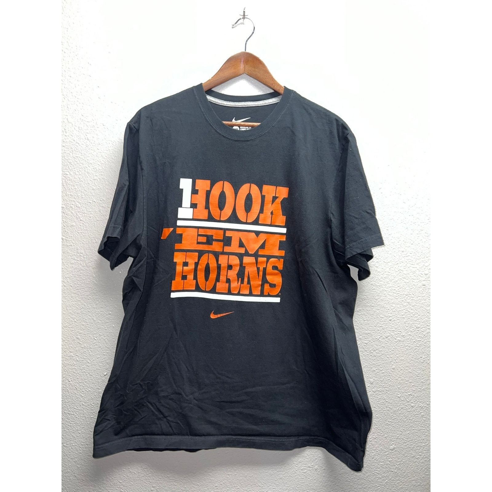 Nike Nike Texas Longhorns Shirt Hook Em Horns Swoosh Tee Graphic Size US XXL / EU 58 / 5 - 1 Thumbnail