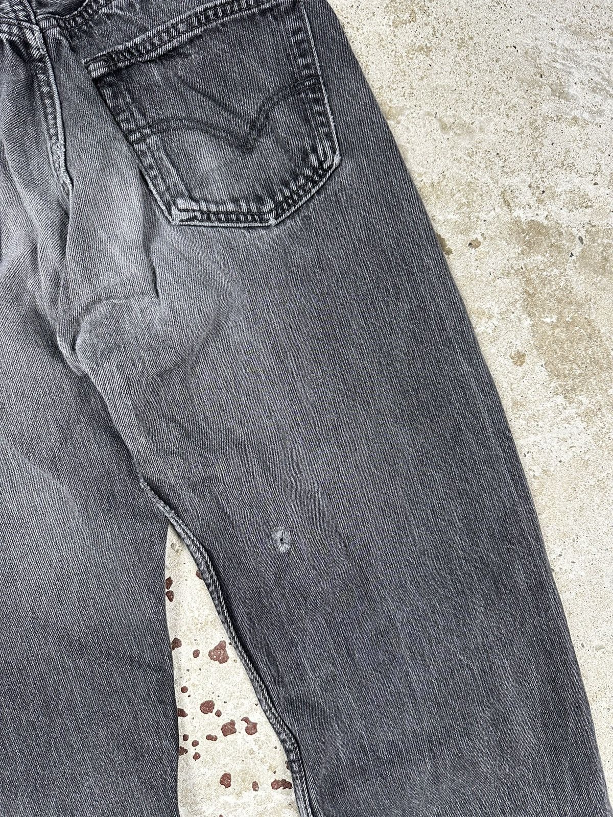 Levi's × Vintage Vintage 90s Levi’s 501 Distressed Washed Grey Denim Pants Size US 30 / EU 46 - 13 Thumbnail