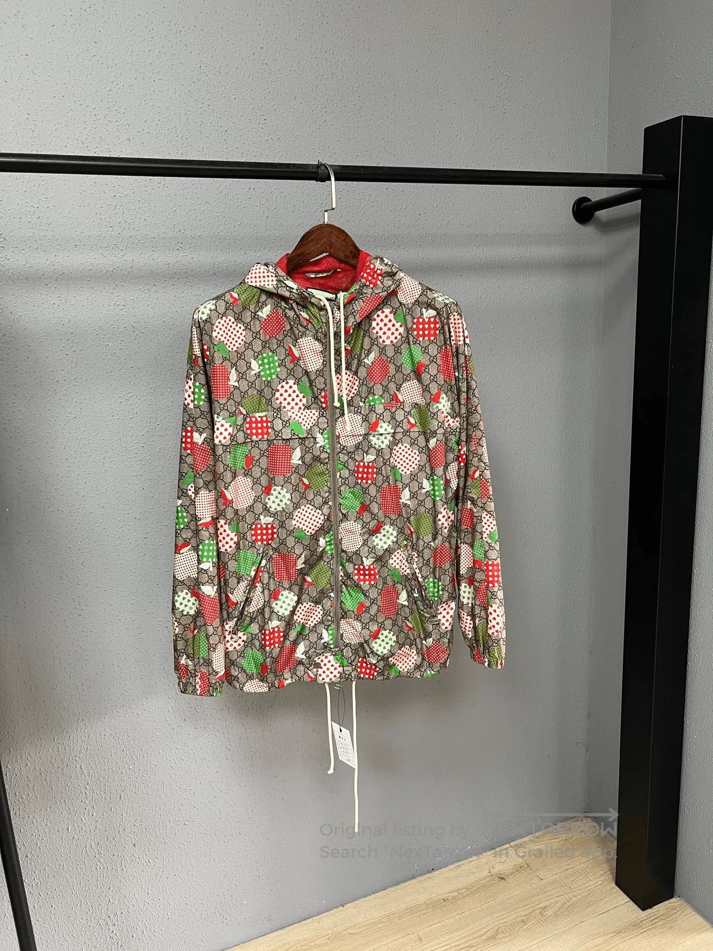 Gucci Gucci All-Over Apple Print Jacket. Size US M / EU 48-50 / 2 - 1 Thumbnail