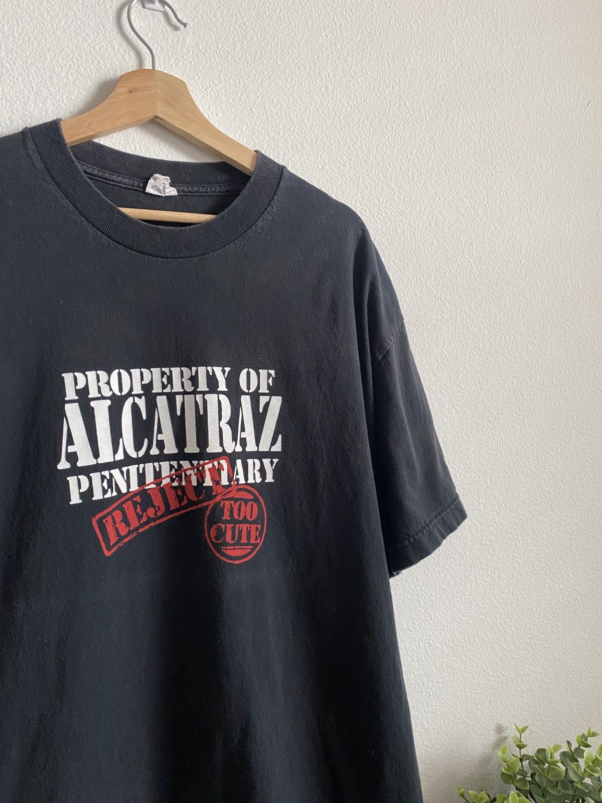 Unsound Rags Y2K Funny Humor Alcatraz Too Cute Tee Size US XL / EU 56 / 4 - 3 Thumbnail