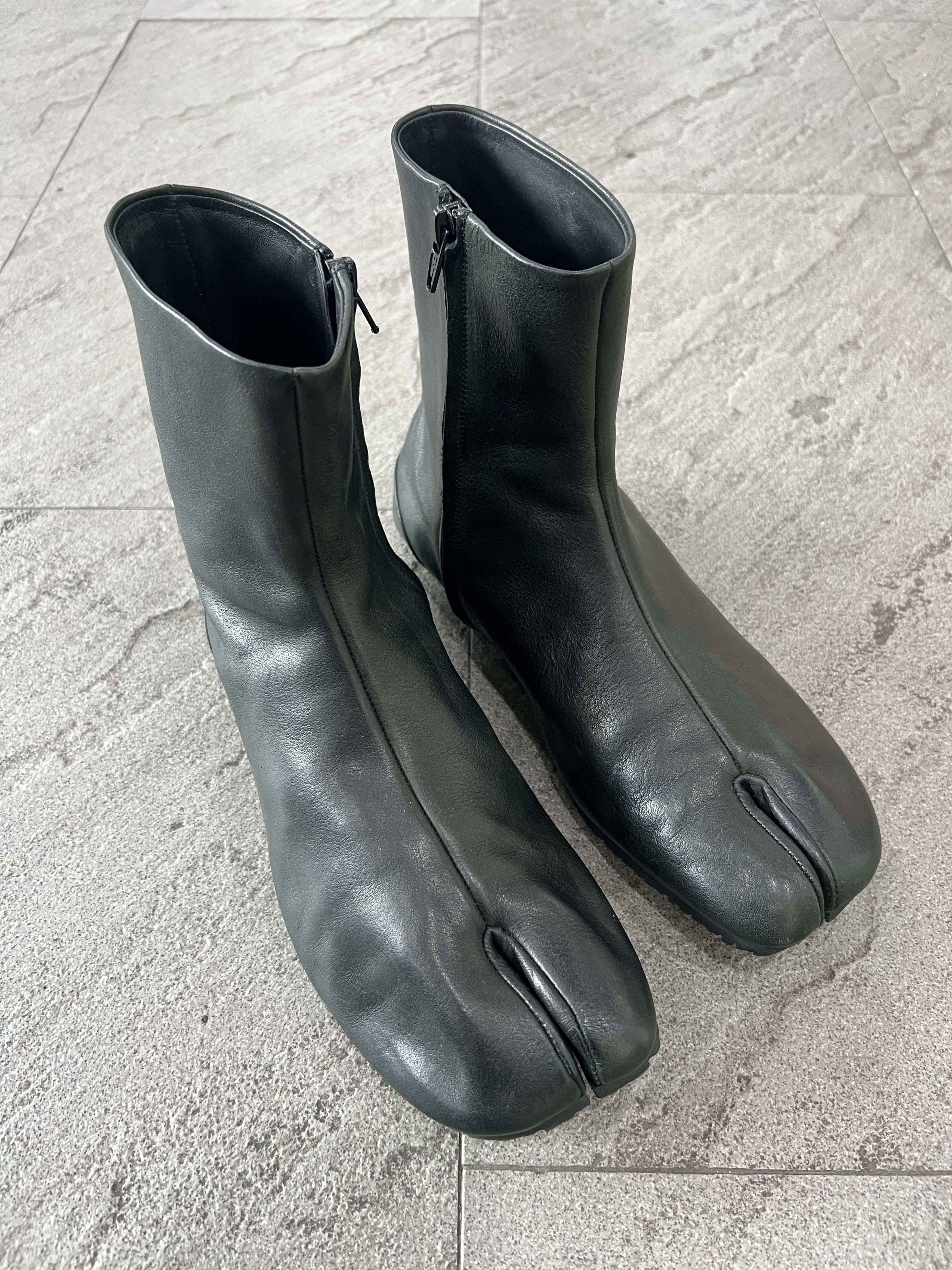 Maison Margiela Maison Margiela Tabi Ankle Boots EU41 Size US 8 / EU 41 - 2 Thumbnail