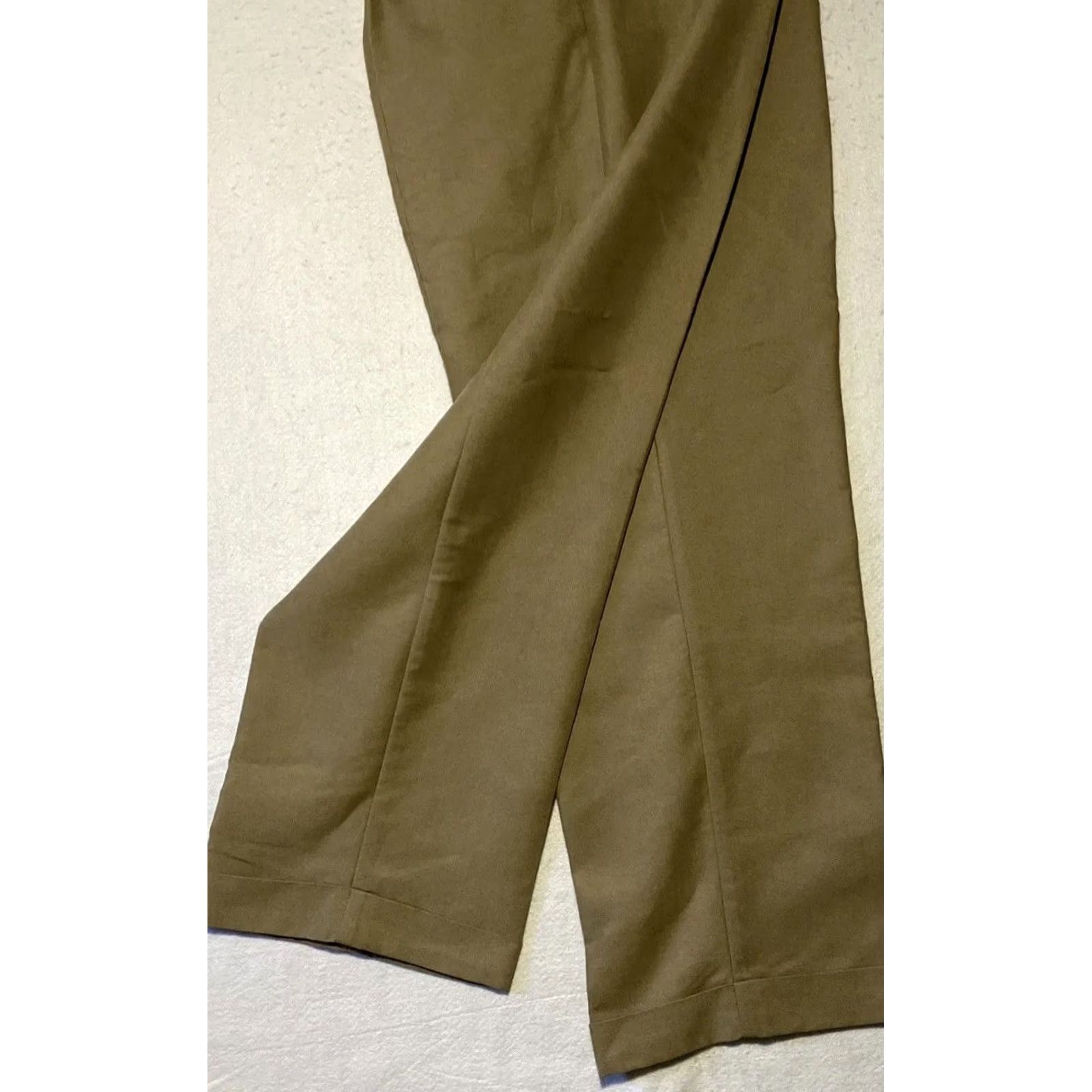 Dockers DOCKERS Pants Mens 34x32 Tan Classic Fit Pleated Front NWT / 29-43 Size US 34 / EU 50 - 7 Thumbnail
