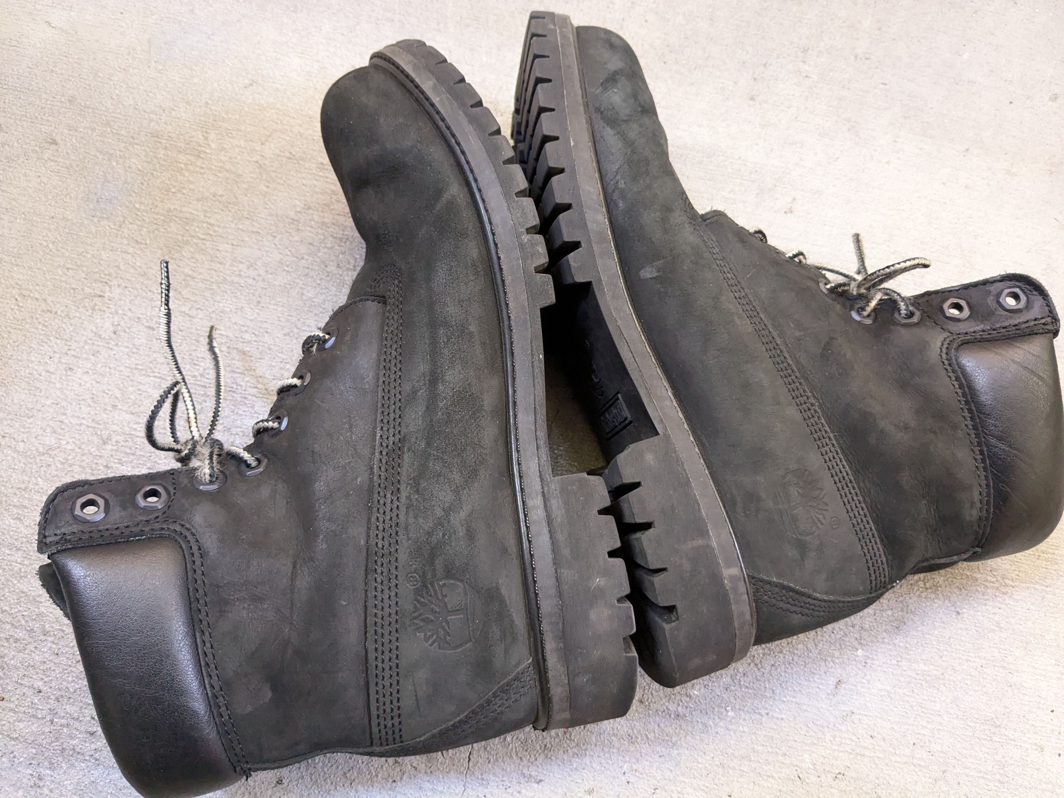 Timberland Timberland Boots Size 9.5 M Black Suede 6" Nubuck Suede Size US 9.5 / EU 42-43 - 6 Thumbnail