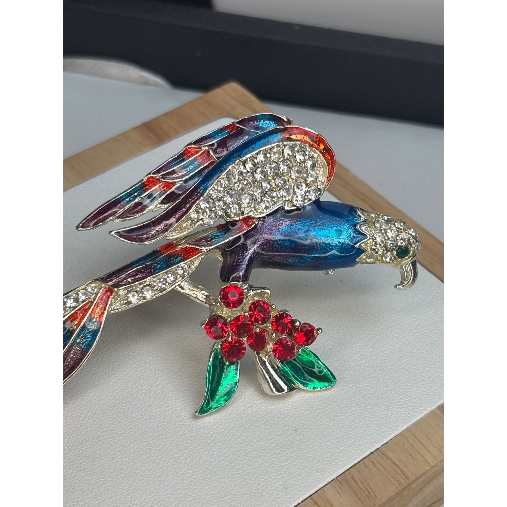 Other Vintage Rhinestone Eagle hawk Brooch With Red & Green Accent Size ONE SIZE - 7 Thumbnail