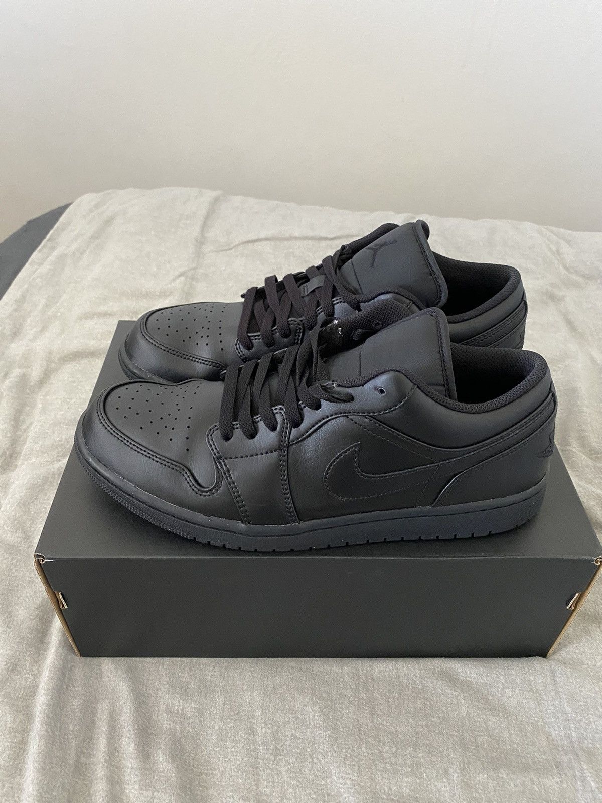 air jordan 1 low black leather