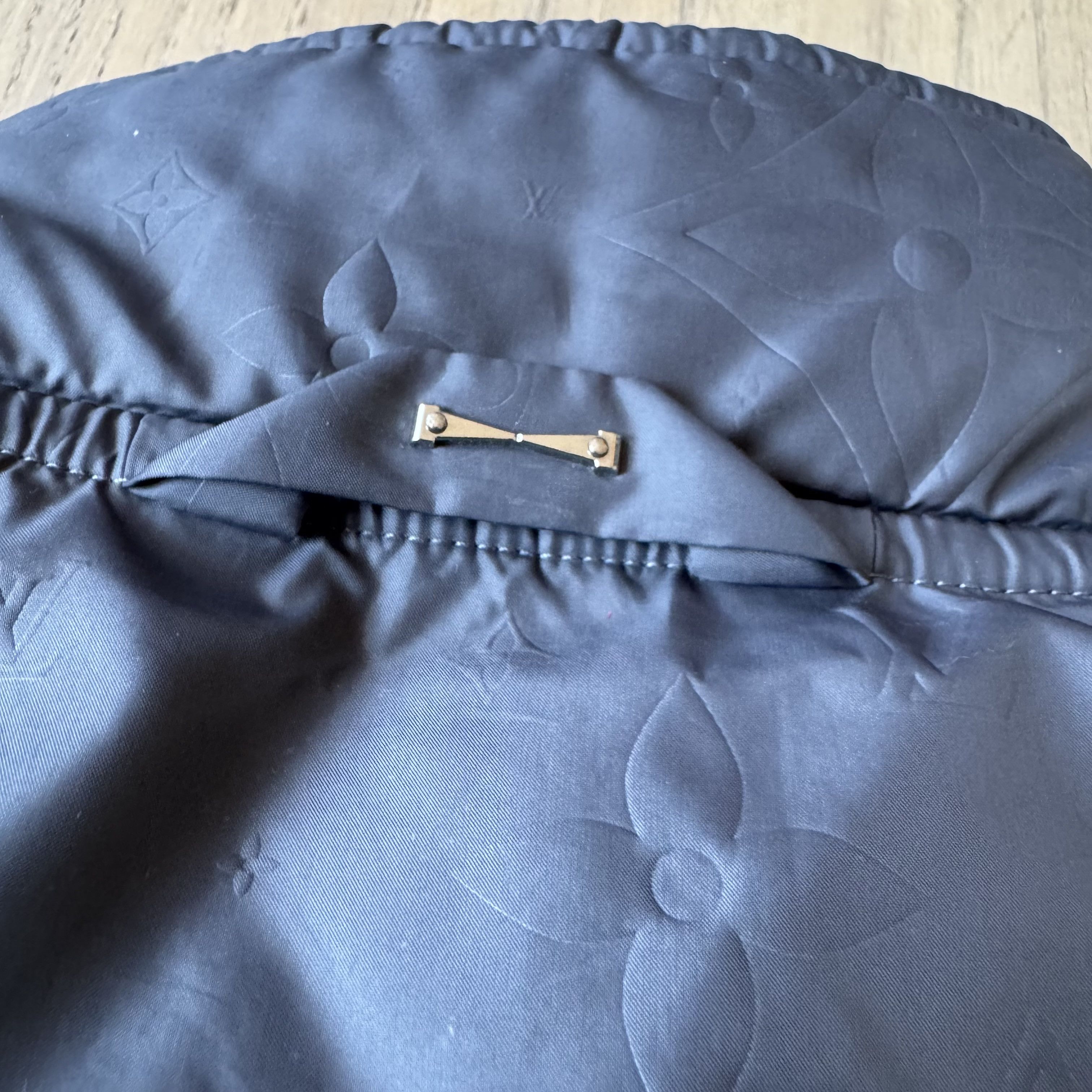 Louis Vuitton Louis Vuitton - Reversible Monogram Down Jacket - Grey Size US XL / EU 56 / 4 - 5 Thumbnail