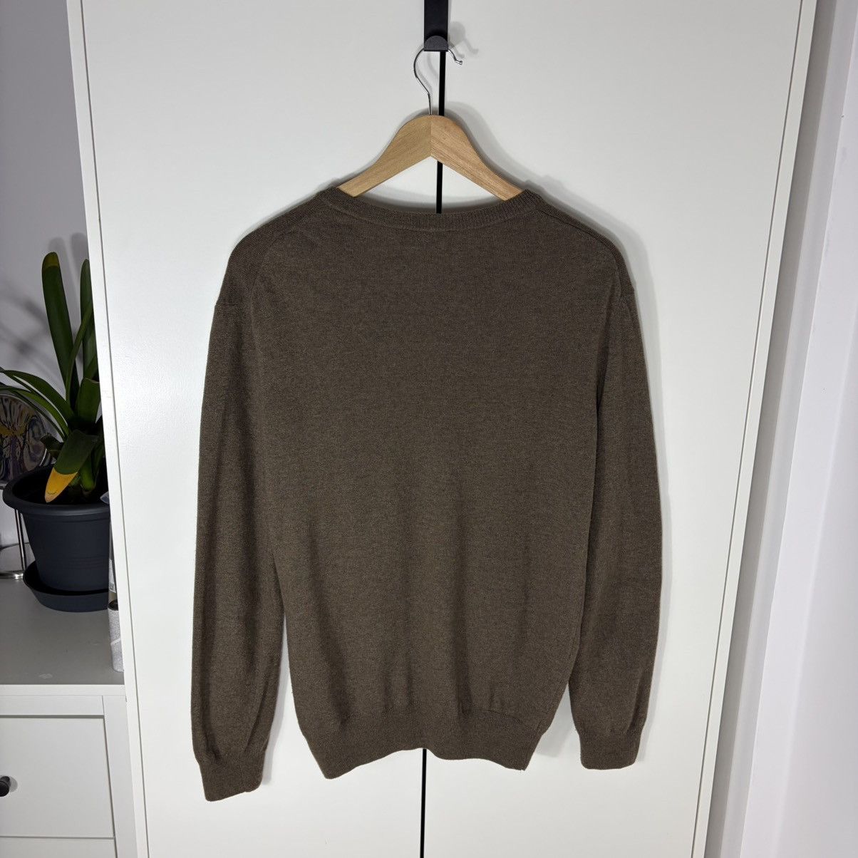 Aquascutum Vintage Aquascutum London V-Neck Brown Wool Sweater Luxury Size US L / EU 52-54 / 3 - 6 Thumbnail