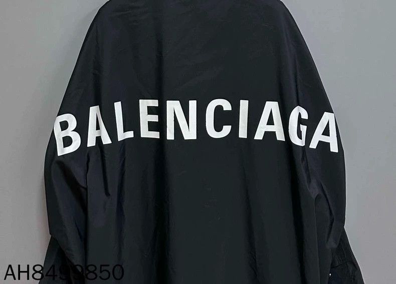 Balenciaga Balenciaga Back logo coat 2501-Nextarrow Size XXS / US 00 / IT 34 - 9 Thumbnail